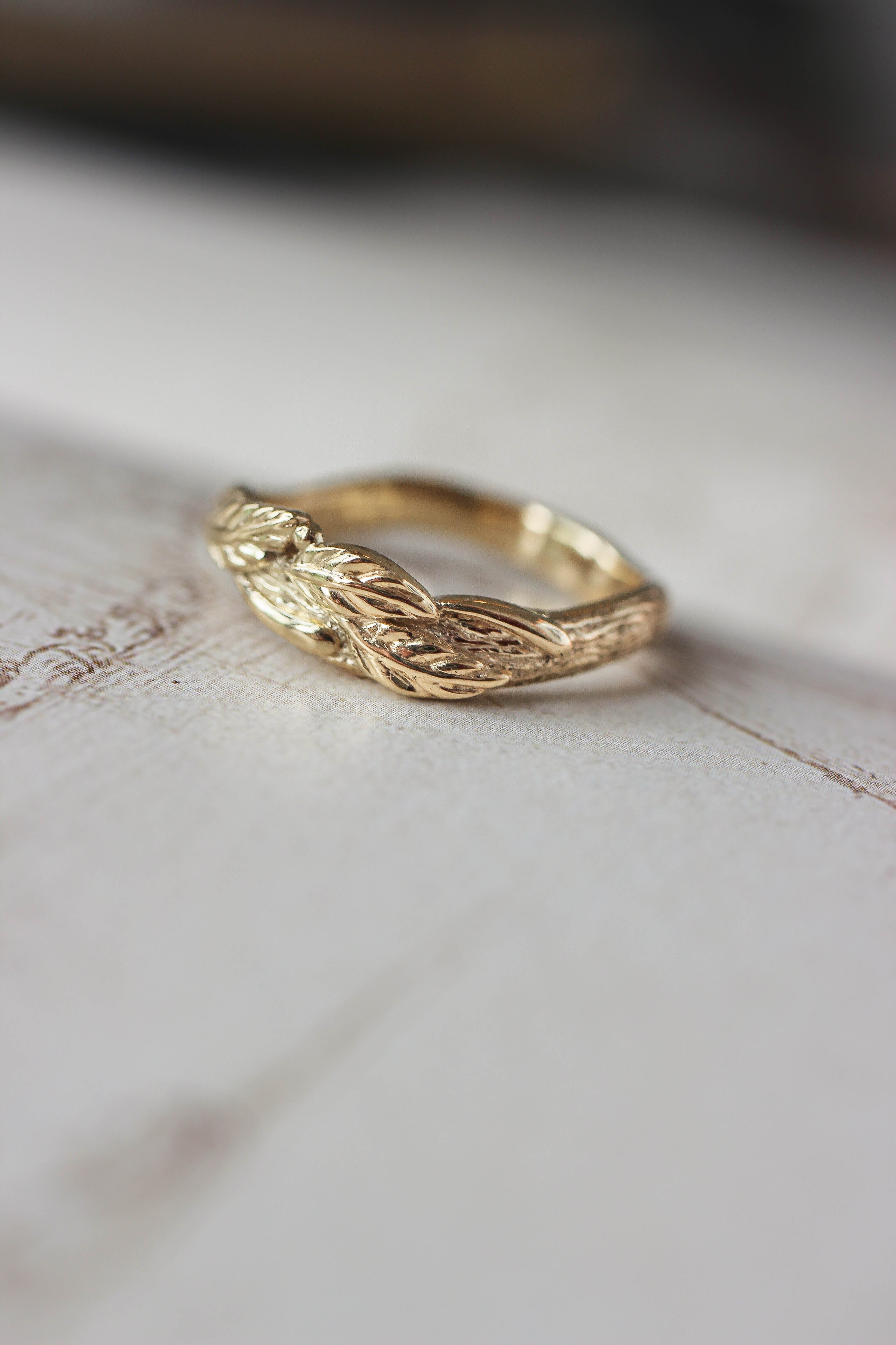 Tree branch wedding band for man, unisex gold ring | Eden Garden Jewelry™