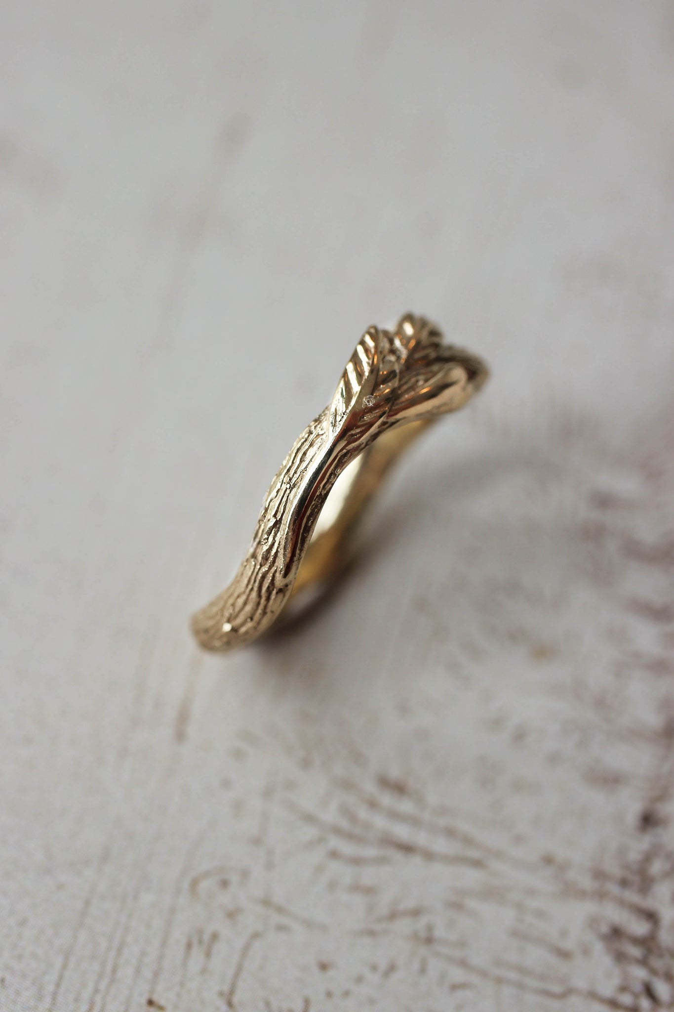 Tree branch wedding band for man, unisex gold ring - Eden Garden Jewelry™