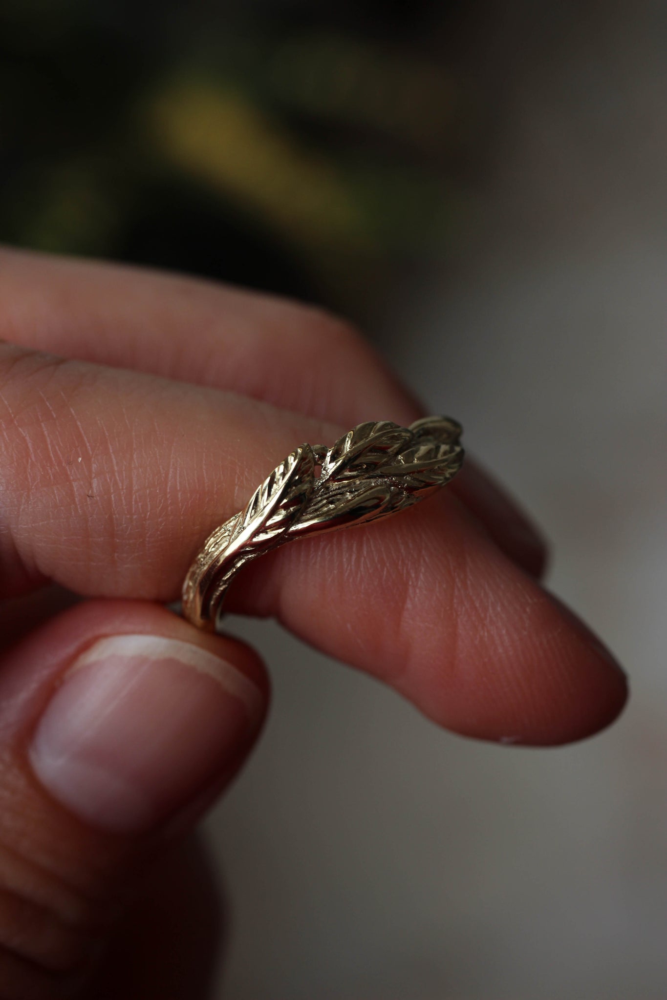 Tree branch wedding band for man, unisex gold ring - Eden Garden Jewelry™