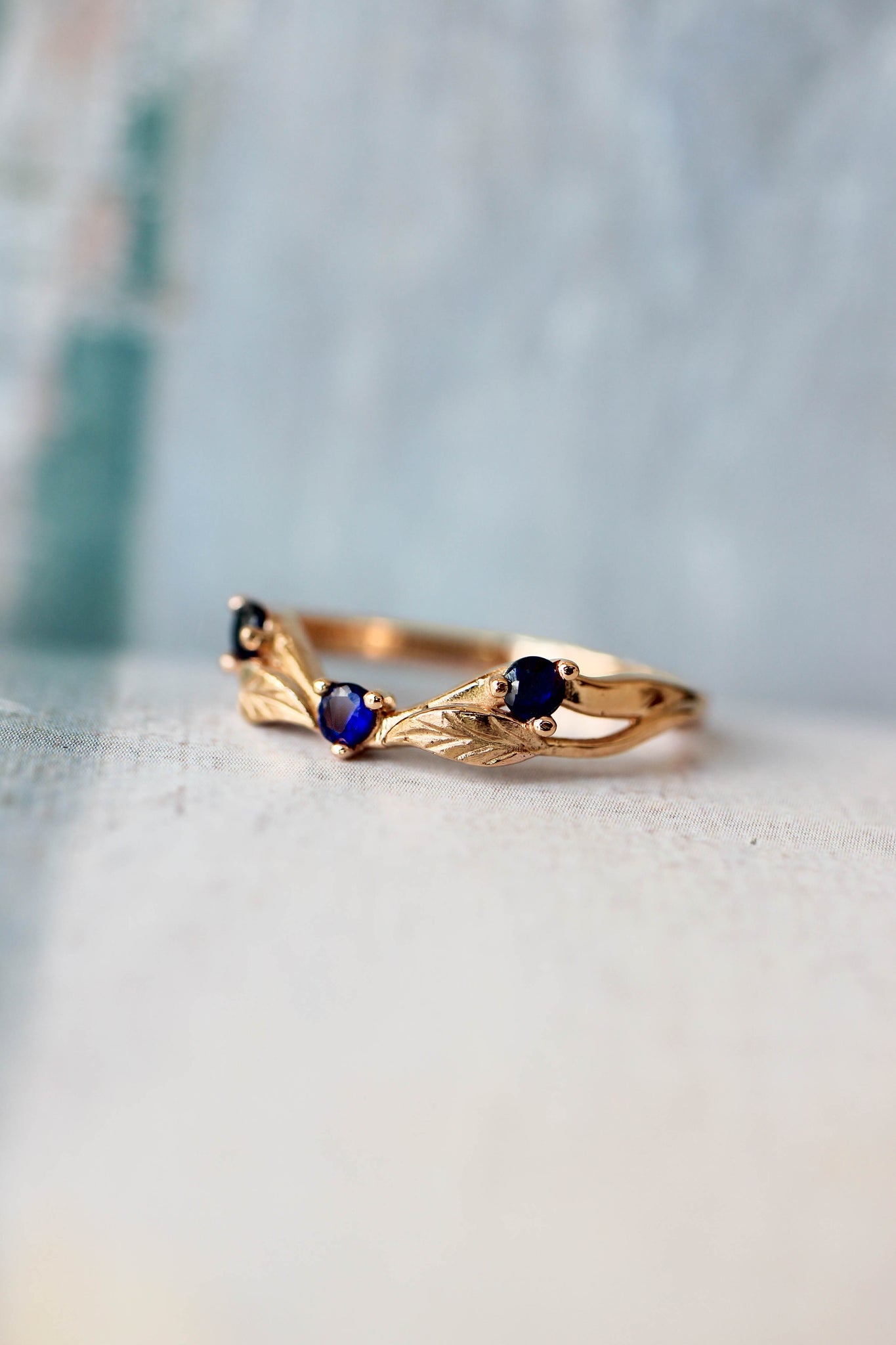 Curved wedding band with lab sapphires - Eden Garden Jewelry™