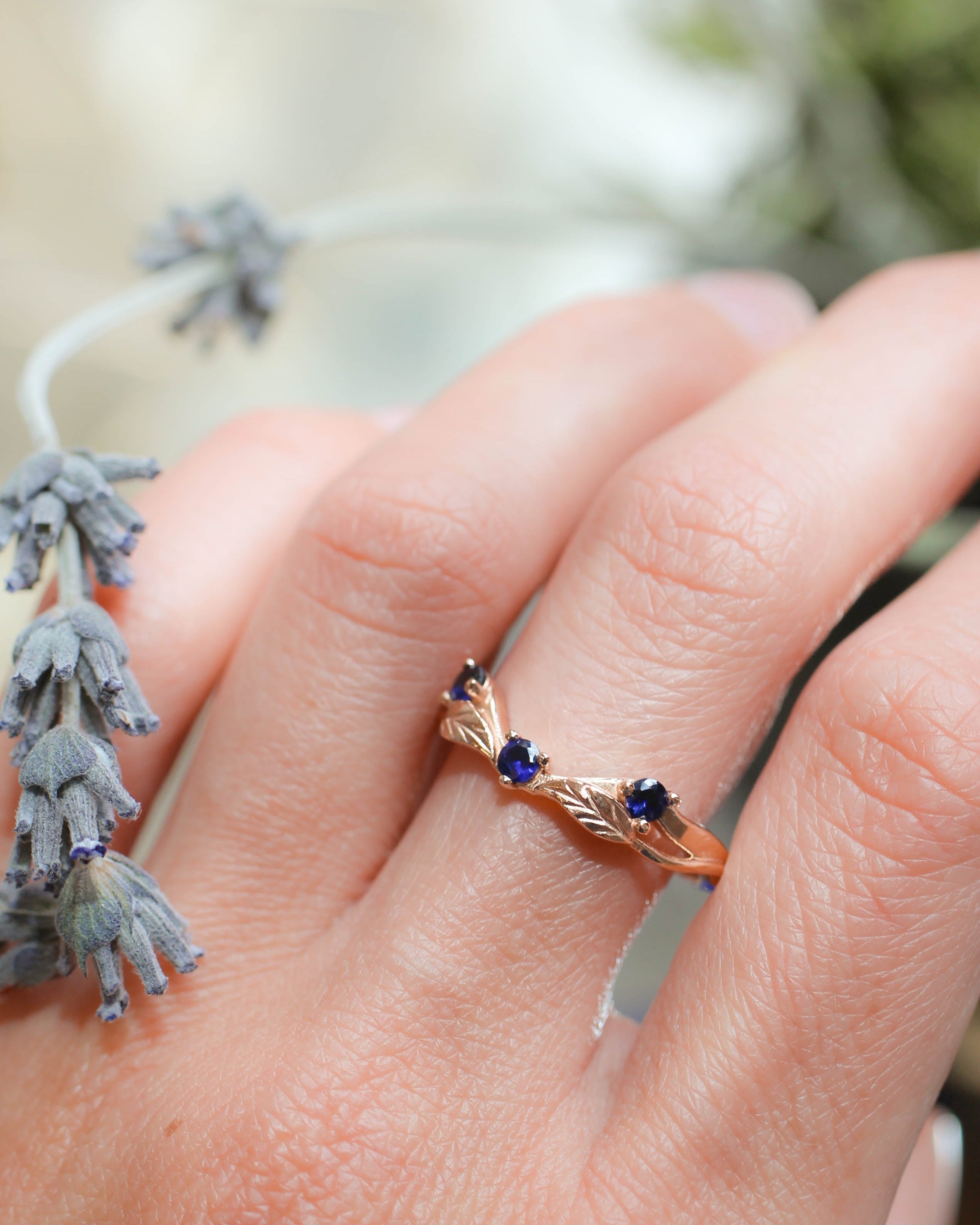 Curved wedding band with lab sapphires - Eden Garden Jewelry™