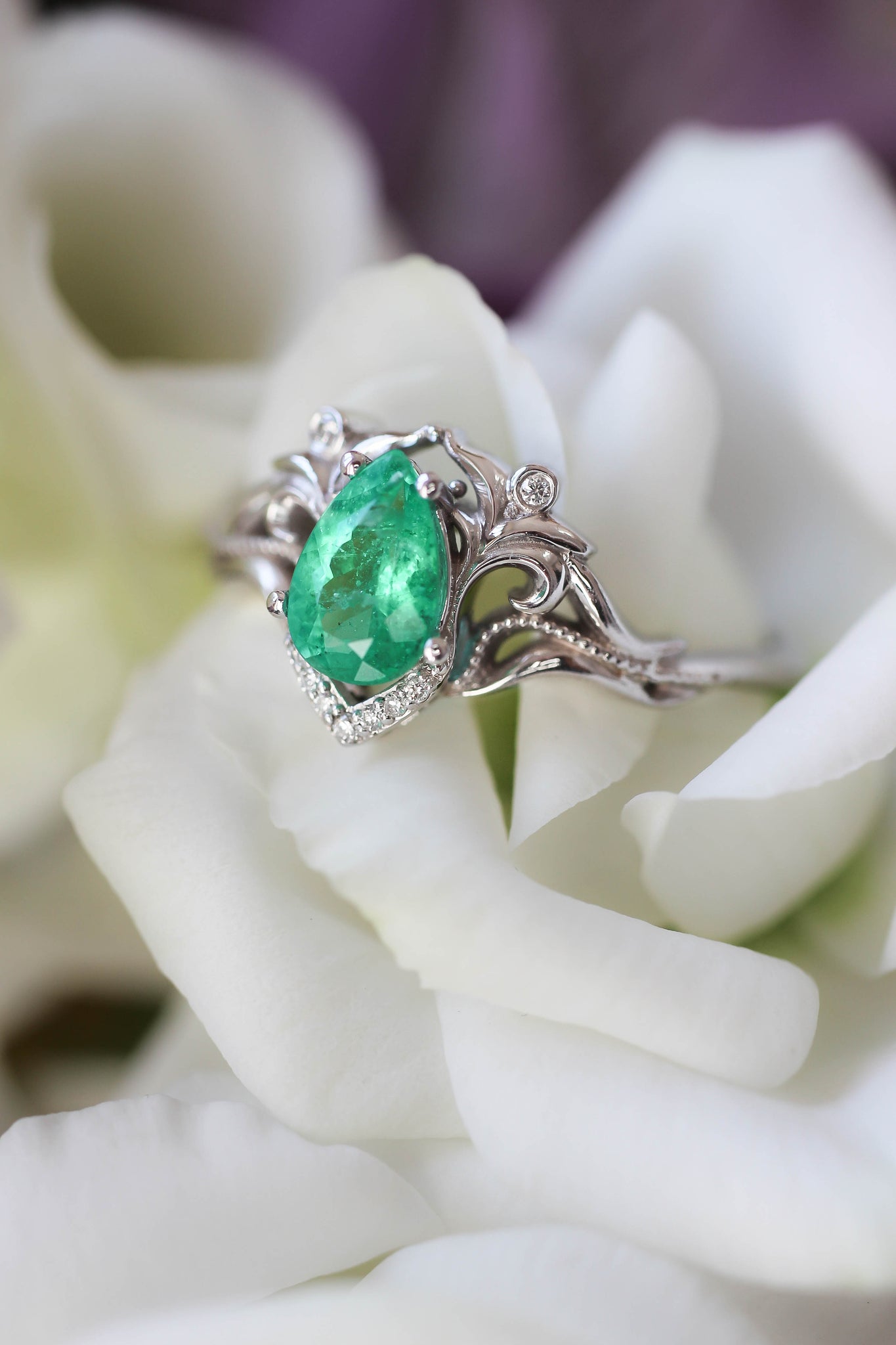 Natural emerald and diamonds engagement ring / Lida - Eden Garden Jewelry™