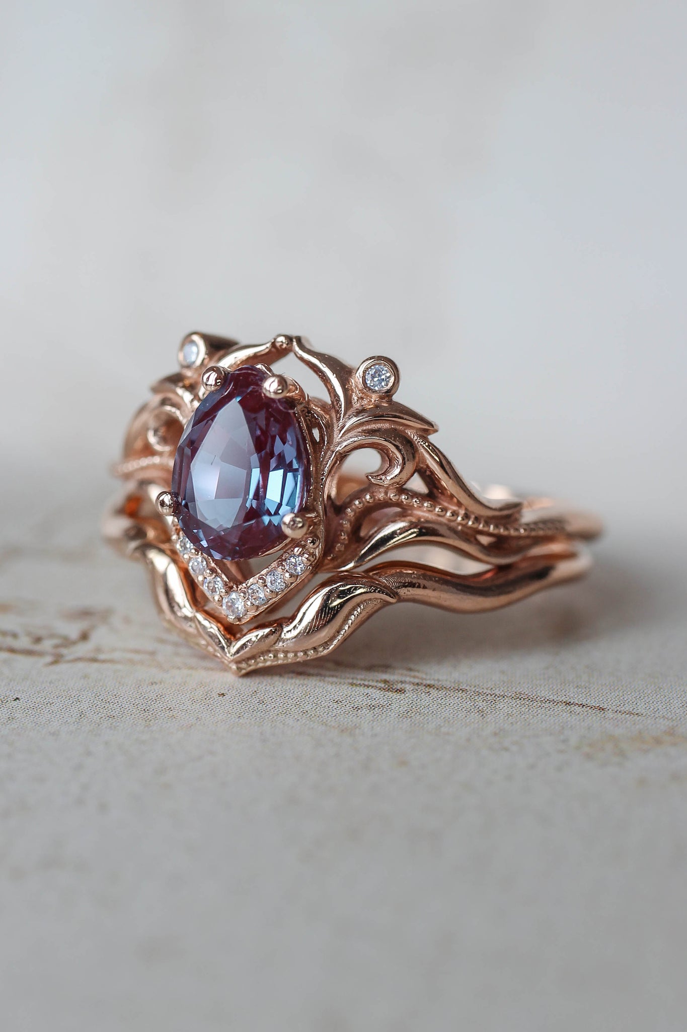 Bridal ring set with alexandrite and diamonds / Lida - Eden Garden Jewelry™