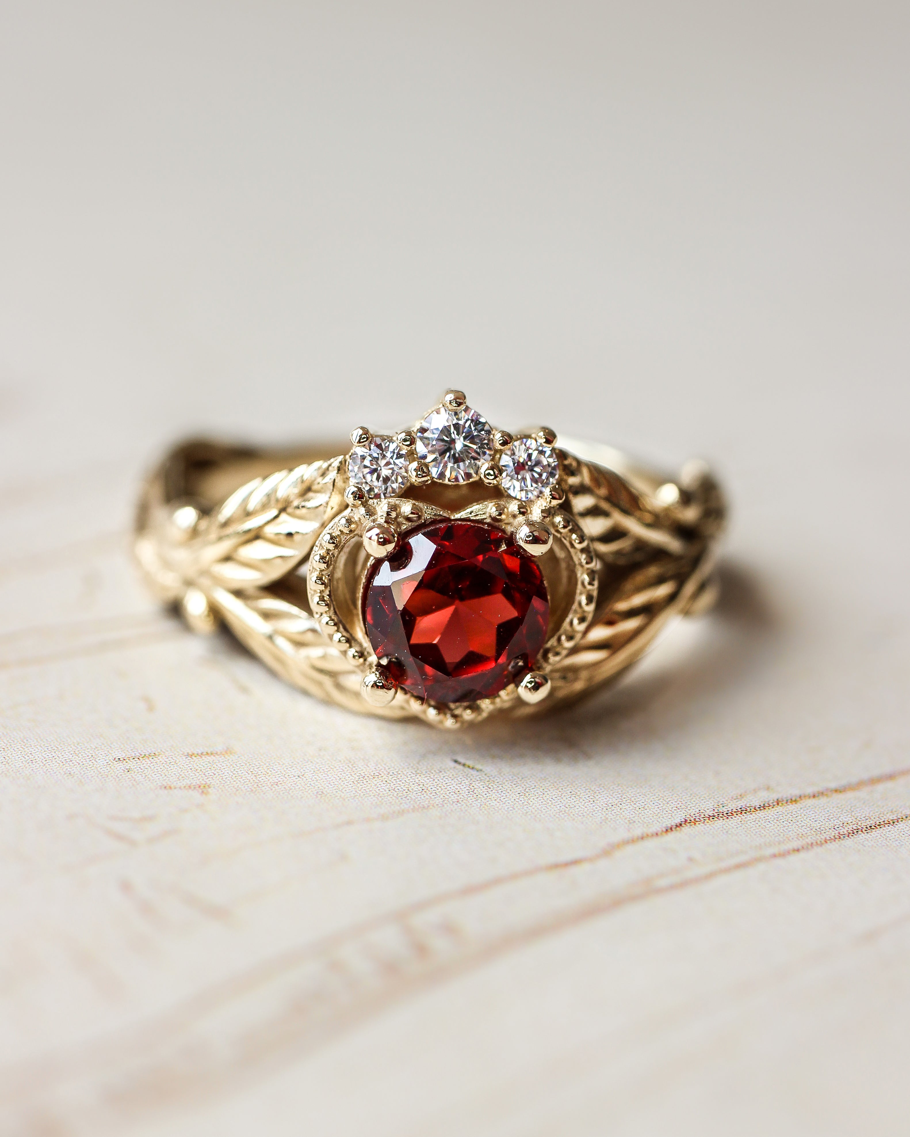 Claddagh | custom ring setting, 5 mm central gemstone - Eden Garden Jewelry™