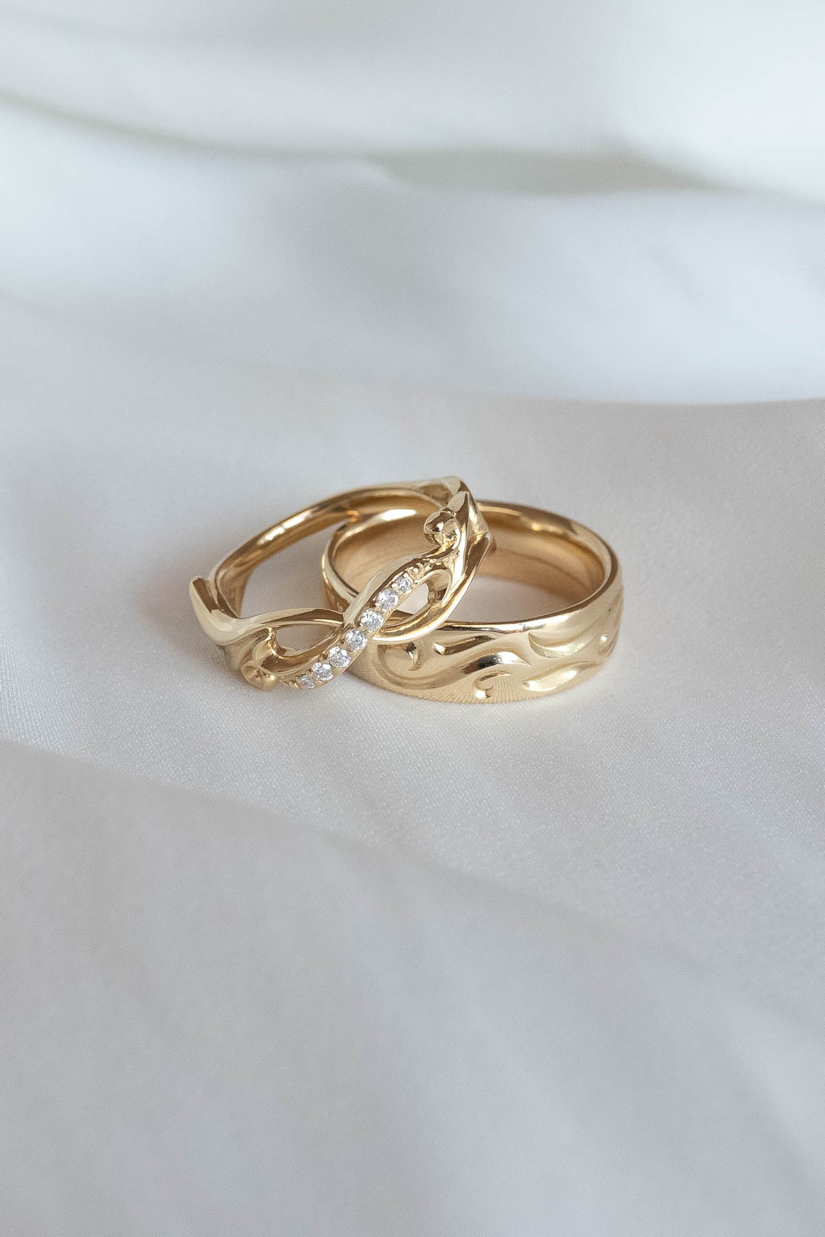 Simple Gold Wedding Ring Sets