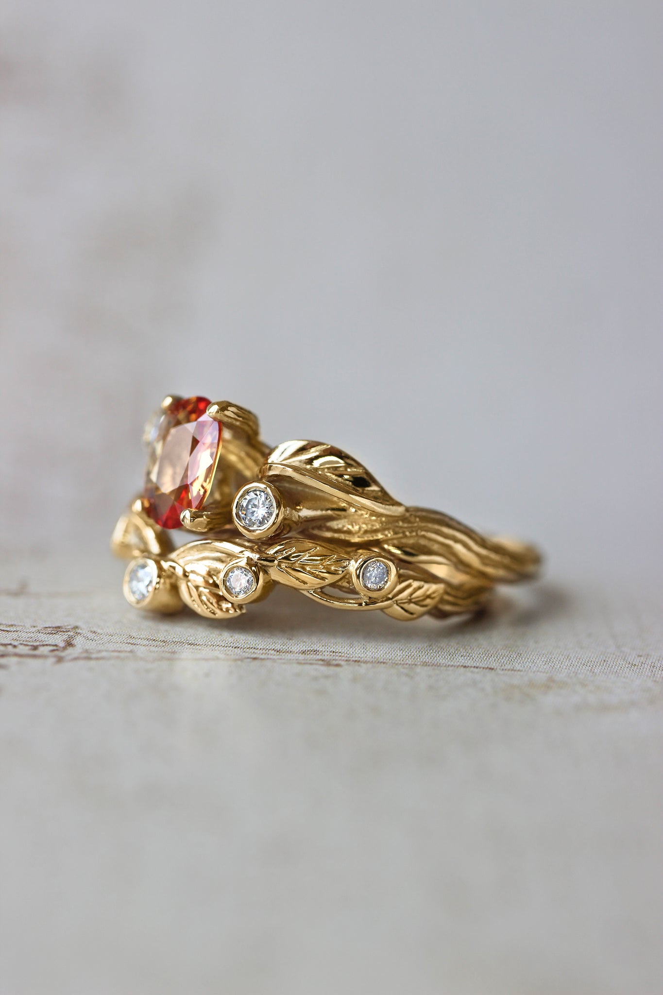 Bridal ring set with orange sapphire and diamonds / Arius - Eden Garden Jewelry™