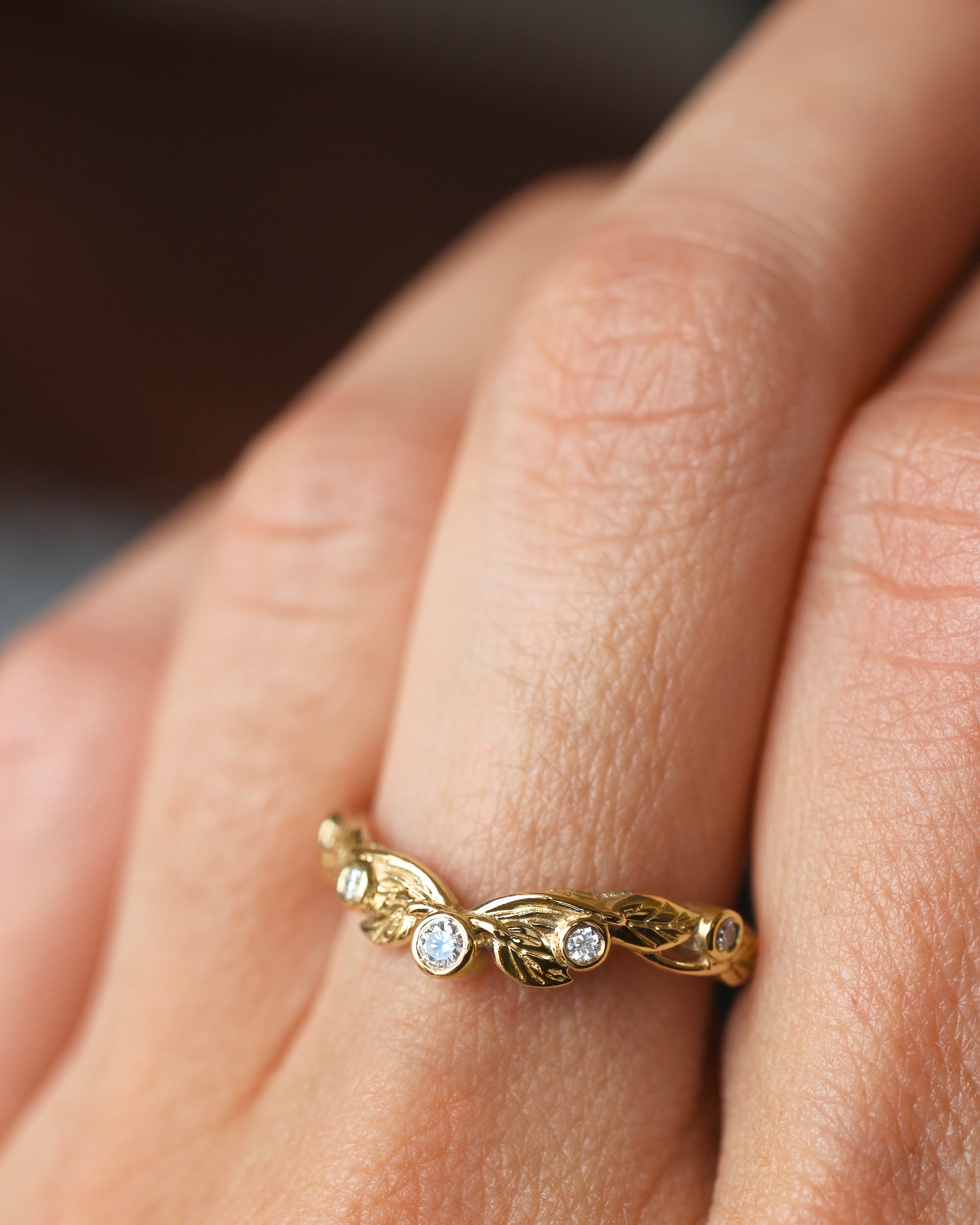 Wreath wedding band, leaf ring with diamonds or moissanites - Eden Garden Jewelry™