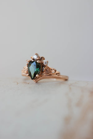 Bridal ring set with green sapphire and diamonds / Ariadne pear cut - Eden Garden Jewelry™