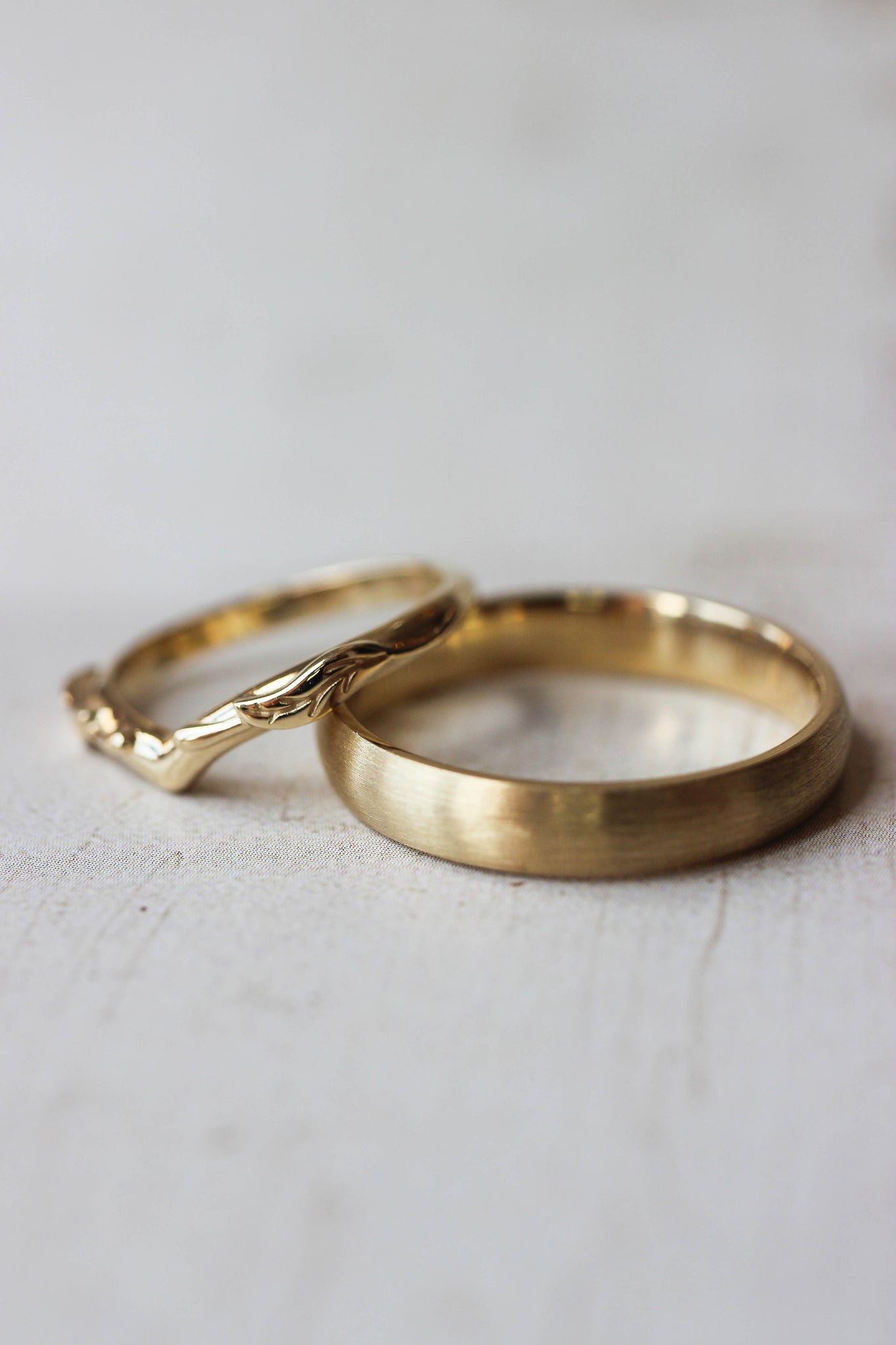 Wedding bands set for couple: satin band for him, Wisteria band for her - Eden Garden Jewelry™