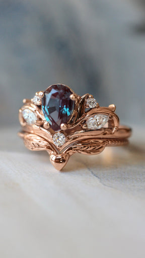 Bridal ring set with pear cut alexandrite / Swanlake - Eden Garden Jewelry™