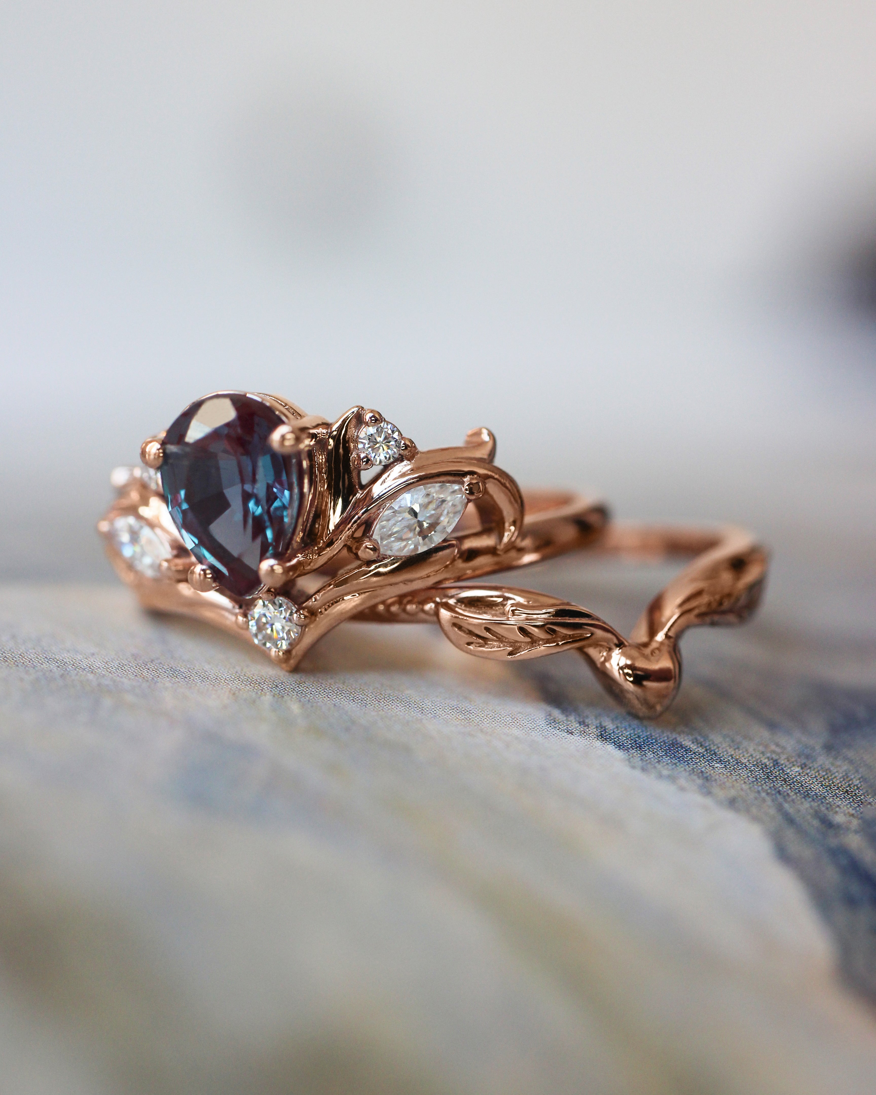 Engagement ring with pear cut alexandrite, without matching band / Swanlake - Eden Garden Jewelry™