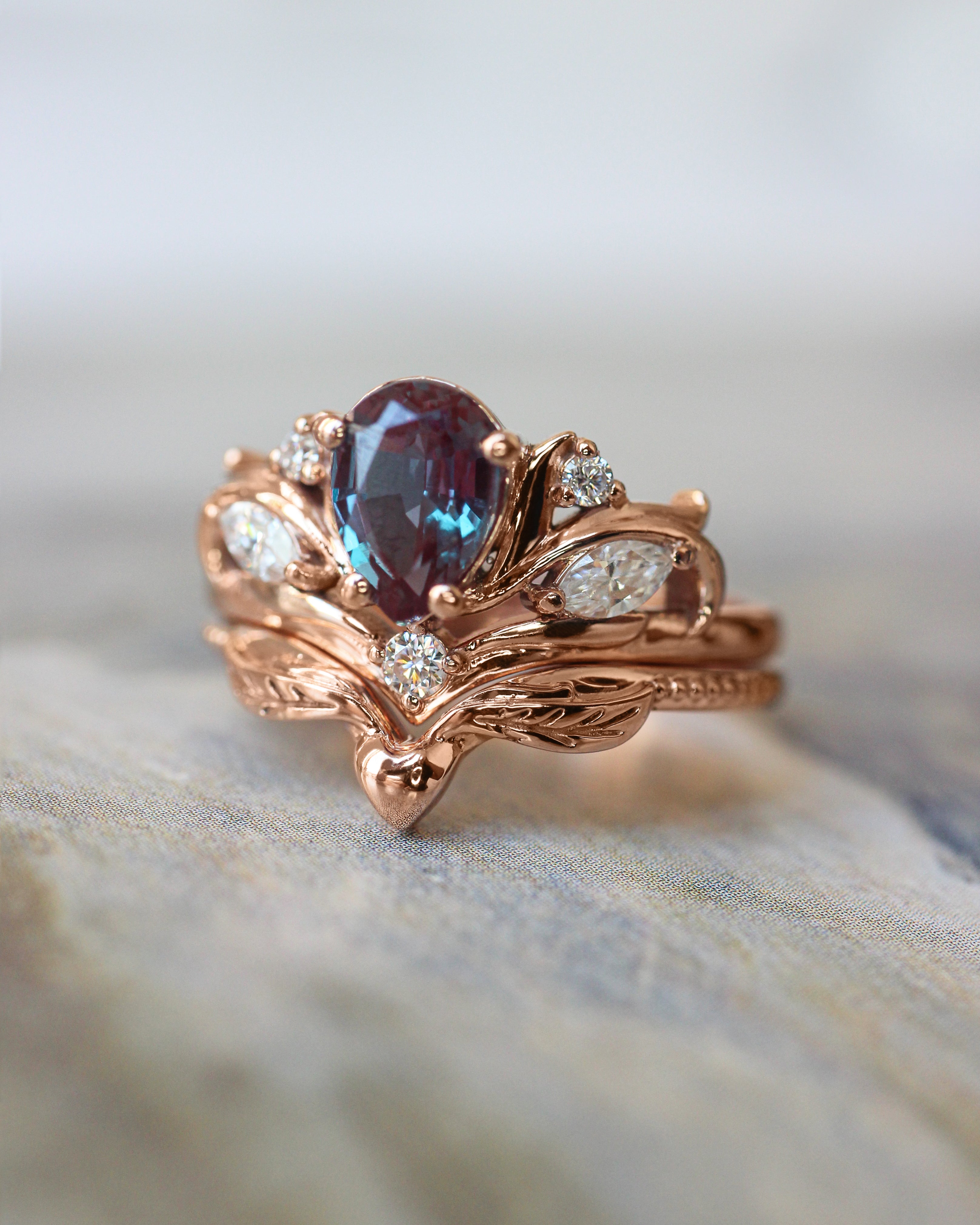Engagement ring with pear cut alexandrite, without matching band / Swanlake - Eden Garden Jewelry™