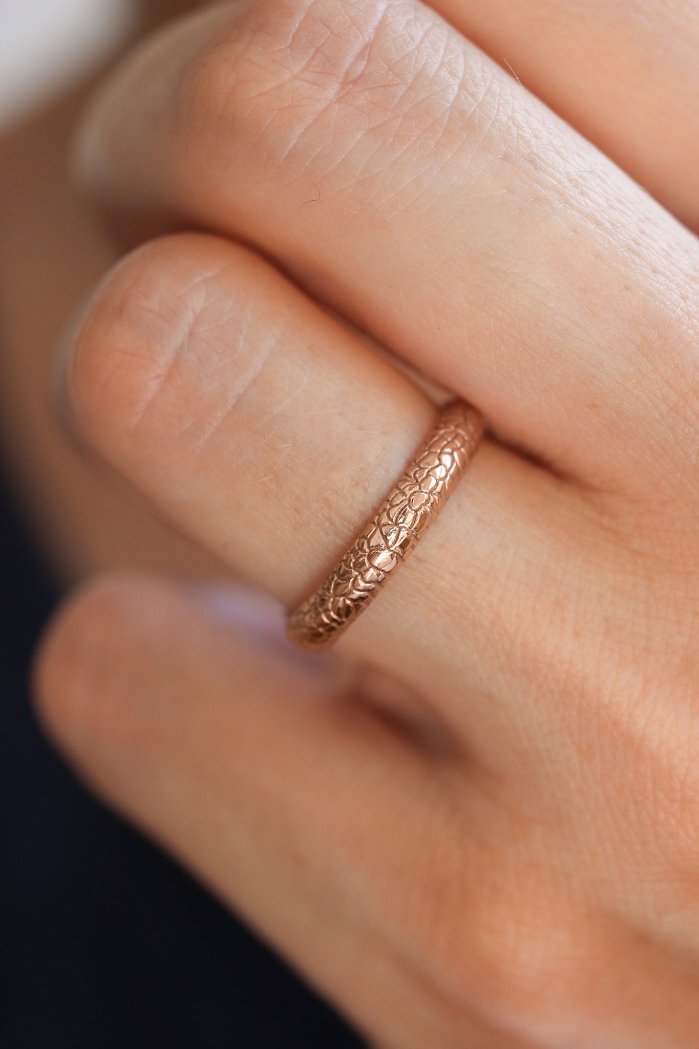 Reptile skin ring, 3 mm wedding band for woman - Eden Garden Jewelry™