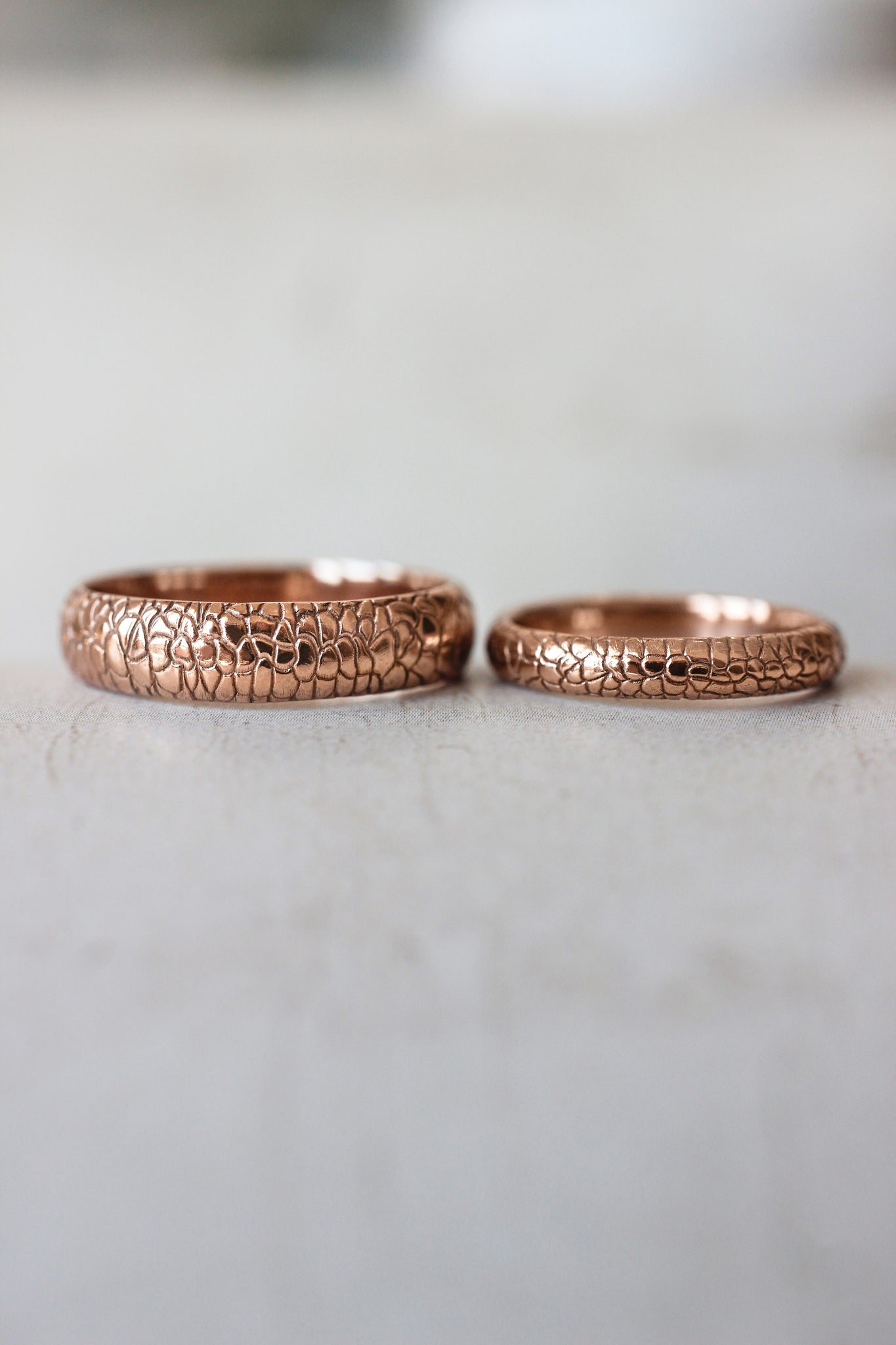 Wedding bands set for couple, reptile skin textured rings - Eden Garden Jewelry™