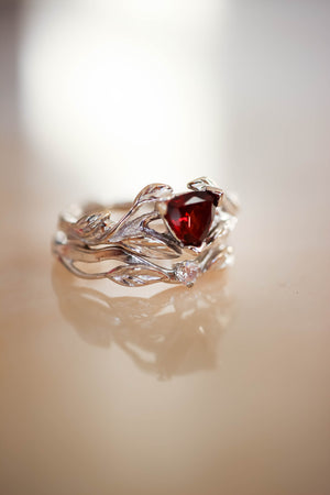 Nature inspired engagement ring set with garnet and diamond / Clematis - Eden Garden Jewelry™