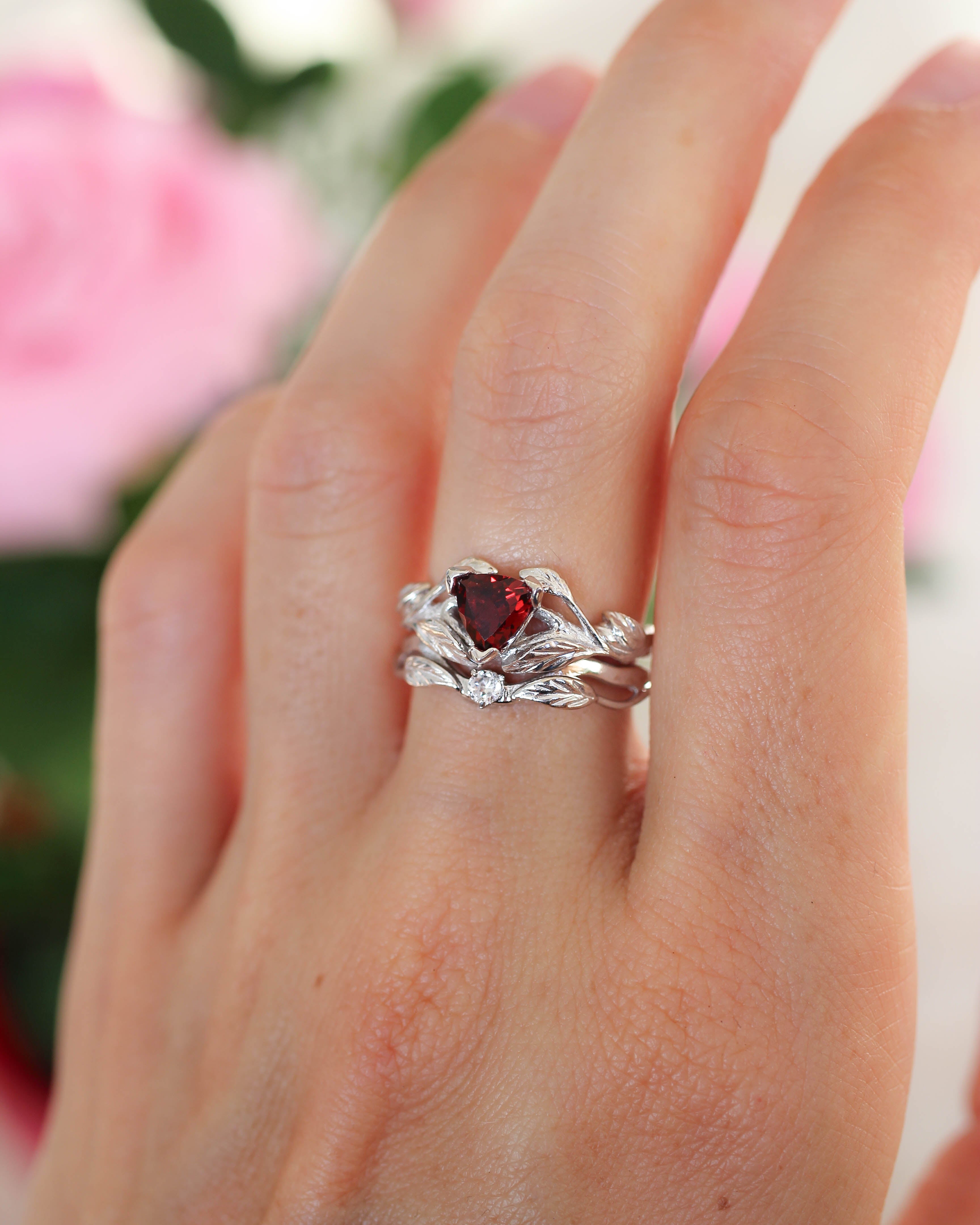 Nature inspired engagement ring set with garnet and diamond / Clematis - Eden Garden Jewelry™