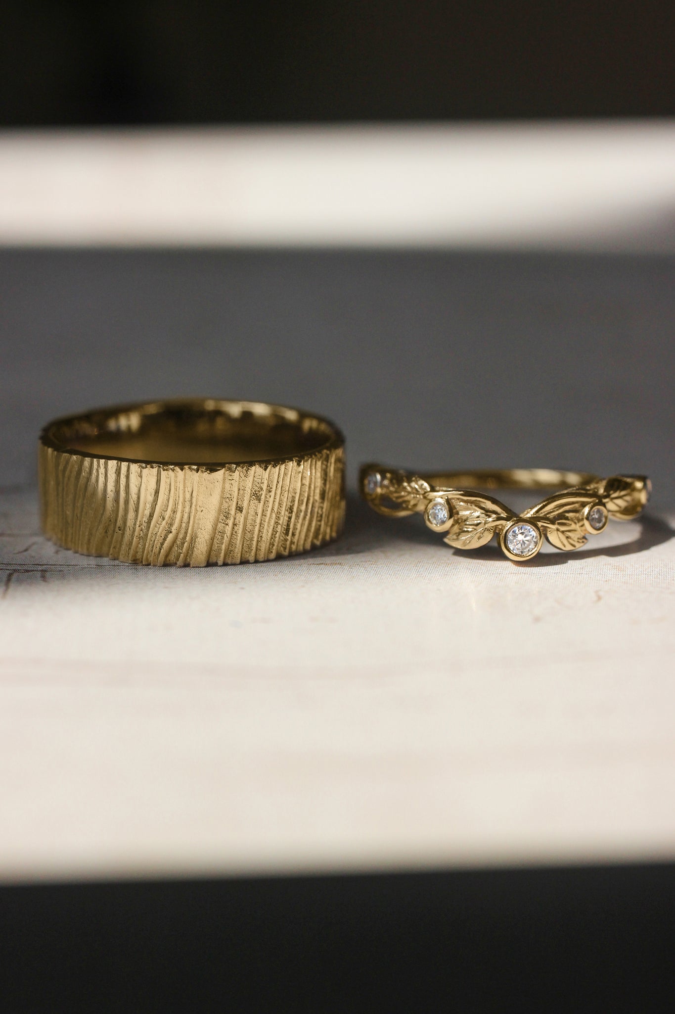 Wedding bands set for couple: bark ring for him, wreath ring for her - Eden Garden Jewelry™