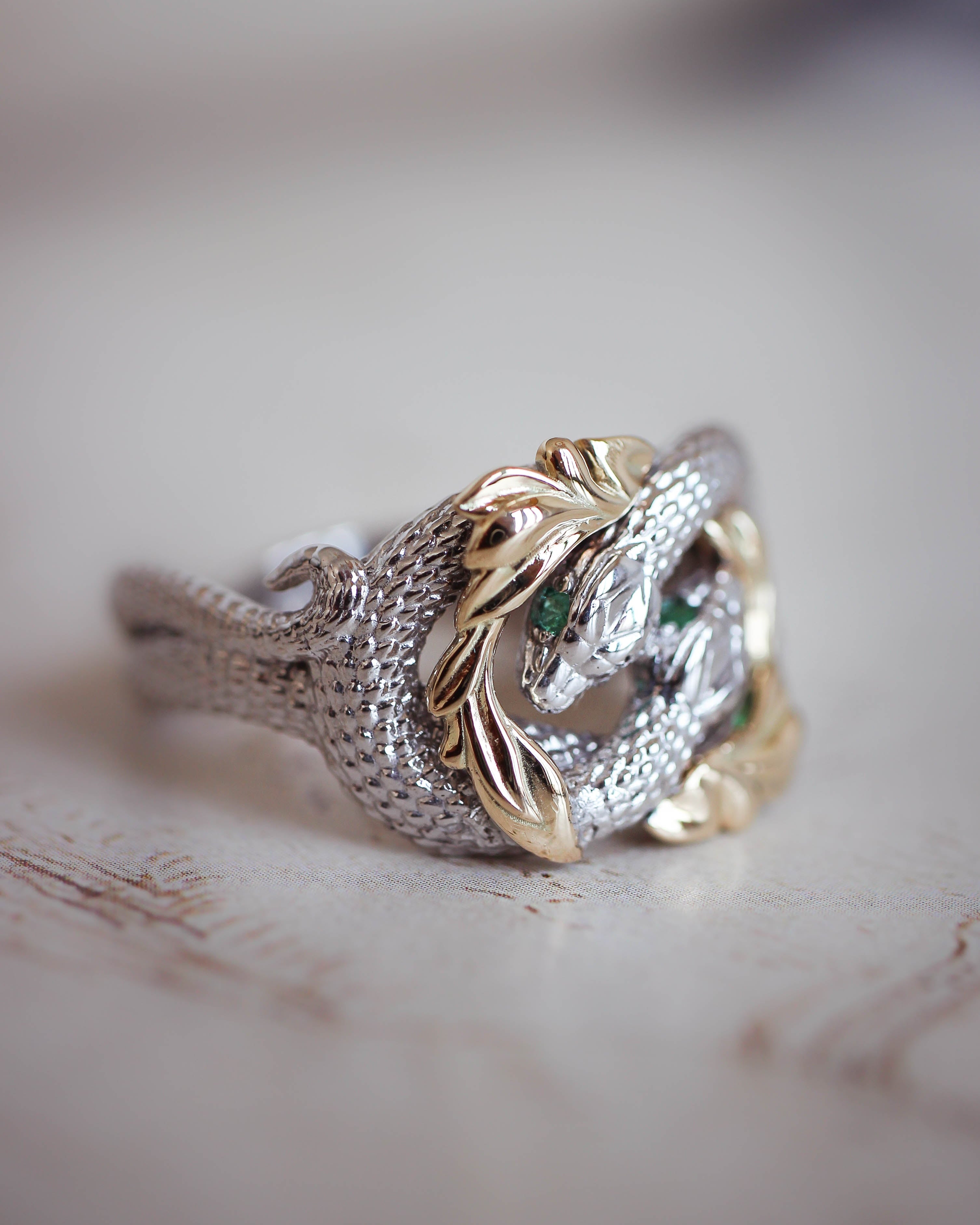Ring of Barahir in two tone gold, snakes ring with emeralds - Eden Garden Jewelry™