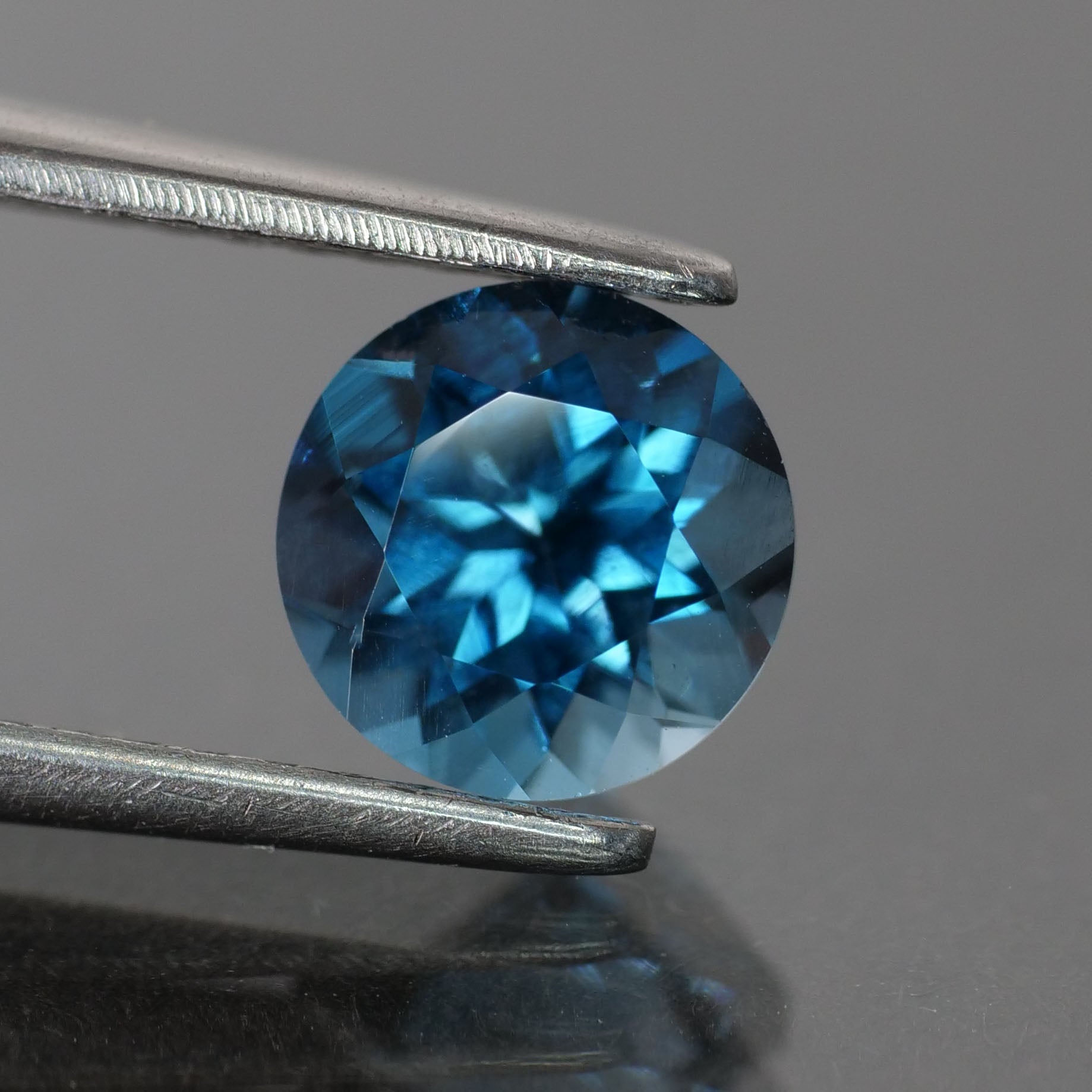 Topaz, teal blue, round cut VVS 6mm 0.85 ct - Eden Garden Jewelry™
