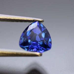Blue Sapphire | lab created, trillion cut 6mm, VS 0.7ct - Eden Garden Jewelry™
