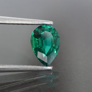 Emerald | Lab-Created Hydrothermal, dark, pear cut 7 x 5mm, VS 0.7ct - Eden Garden Jewelry™