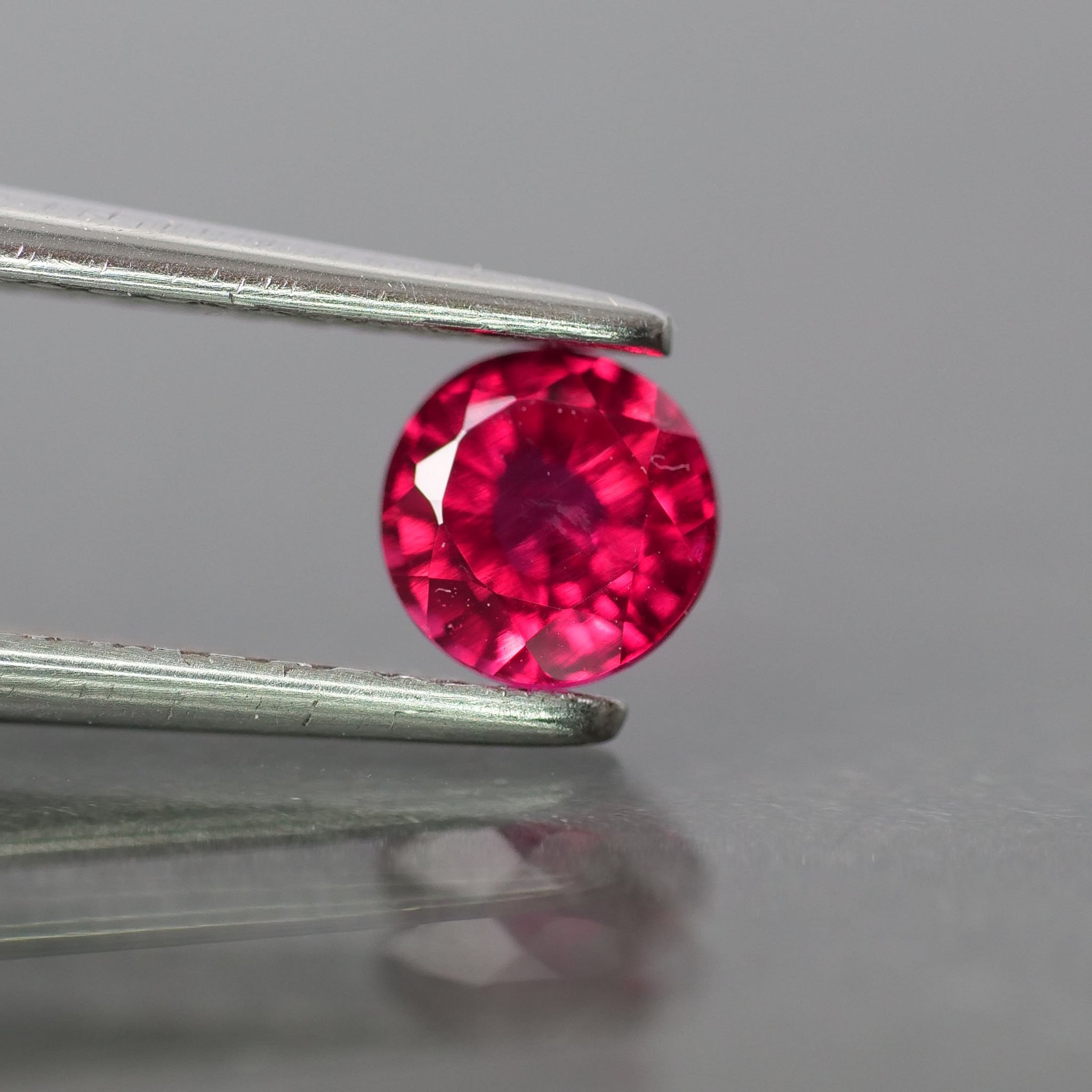 Ruby | Lab created Hydrothermal , round cut 4 mm, 0.5 ct - Eden Garden Jewelry™