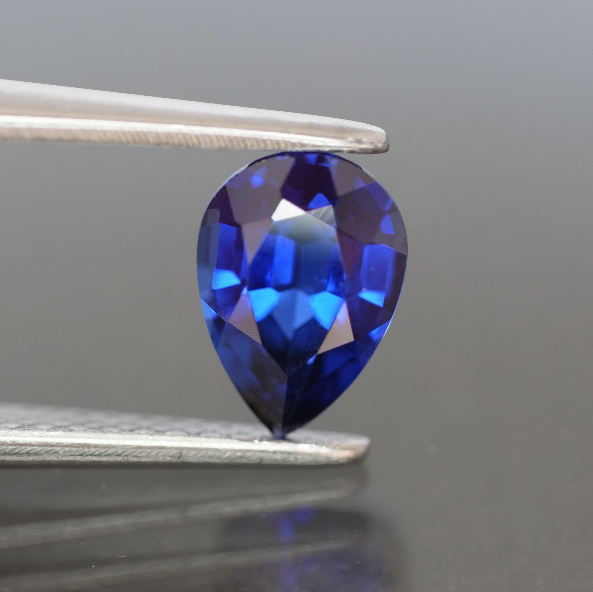 Blue Sapphire | lab created, pear cut 7 x 5mm, VS 0.7ct - Eden Garden Jewelry™