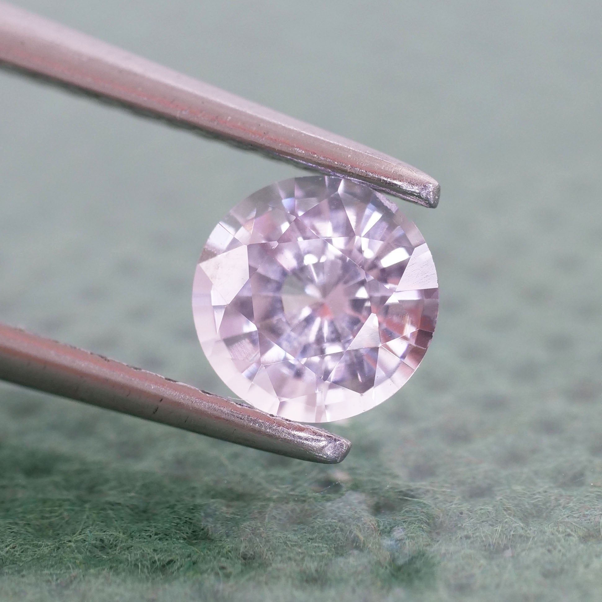 Sapphire very light pink color round VS 5mm 0.5 ct - Eden Garden Jewelry™