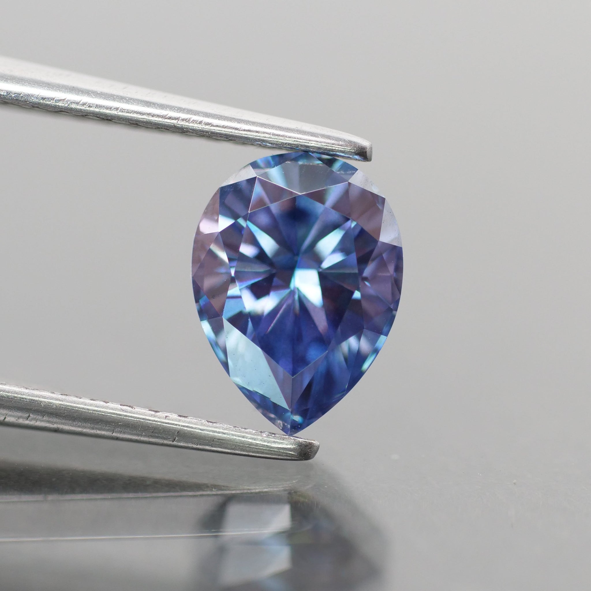 Moissanite blue | pear cut 8x6 mm, VS, 1.27 ct - Eden Garden Jewelry™