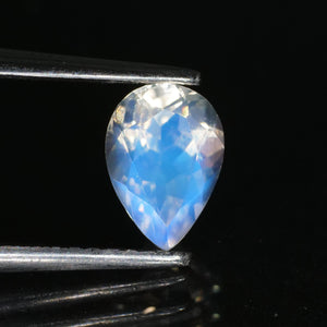Moonstone | natural, pear cut 7x5mm, VS Africa, 0.7 ct - Eden Garden Jewelry™