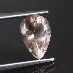 Morganite | natural, peach colour, pear cut 10x7 mm, VVS, Madagascar 1.8ct - Eden Garden Jewelry™