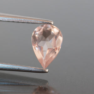 Morganite | natural, peach pink colour, pear cut 7x5 mm, VS, Madagascar 0.6ct - Eden Garden Jewelry™