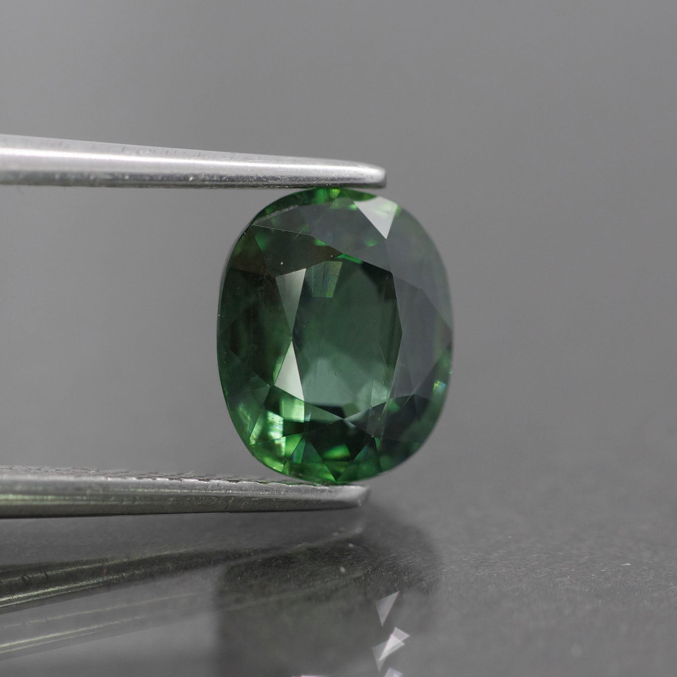 Sapphire | natural, green, oval cut 8x6.6 mm, VS, 2.19ct, Australia - Eden Garden Jewelry™