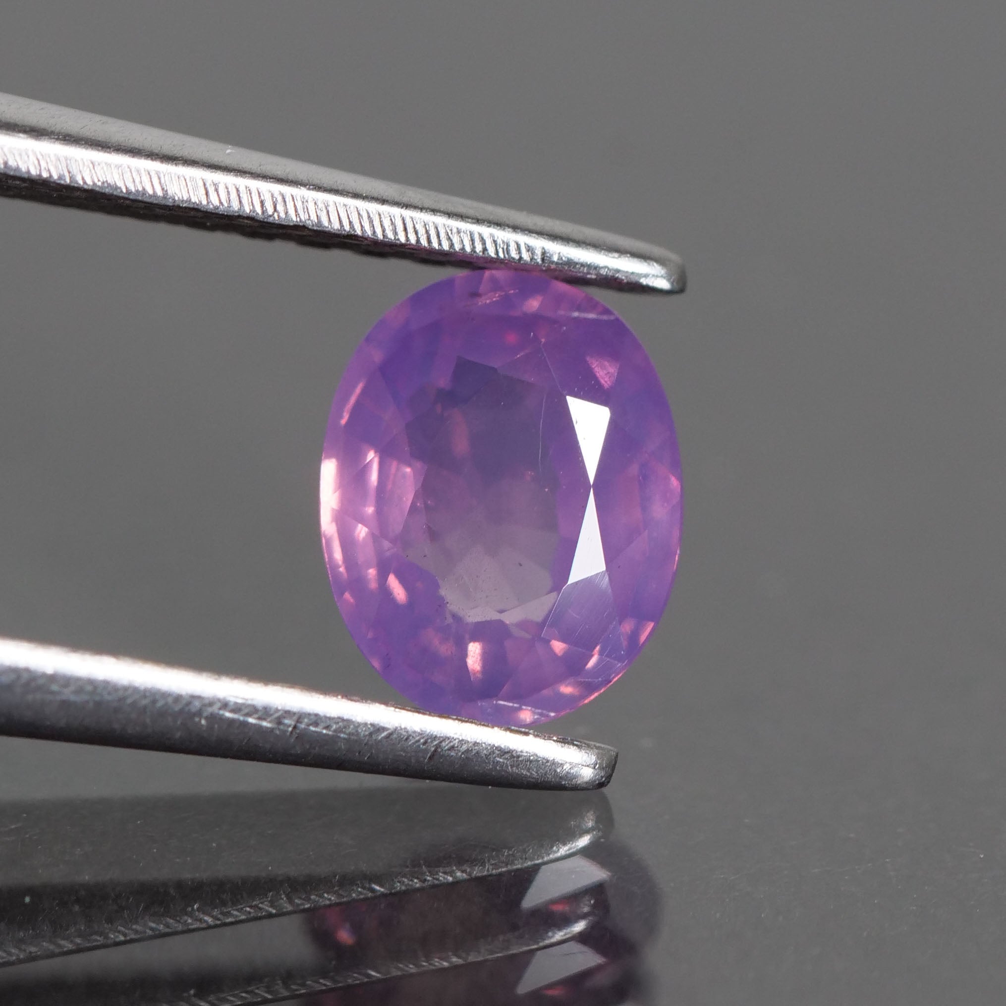 Sapphire opalescent | natural, pinkish purple, oval cut 6.4x5mm, VS 0.87ct - Eden Garden Jewelry™