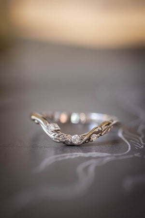 Wedding rings set for couples: classic band for him, curved leaf band for her - Eden Garden Jewelry™