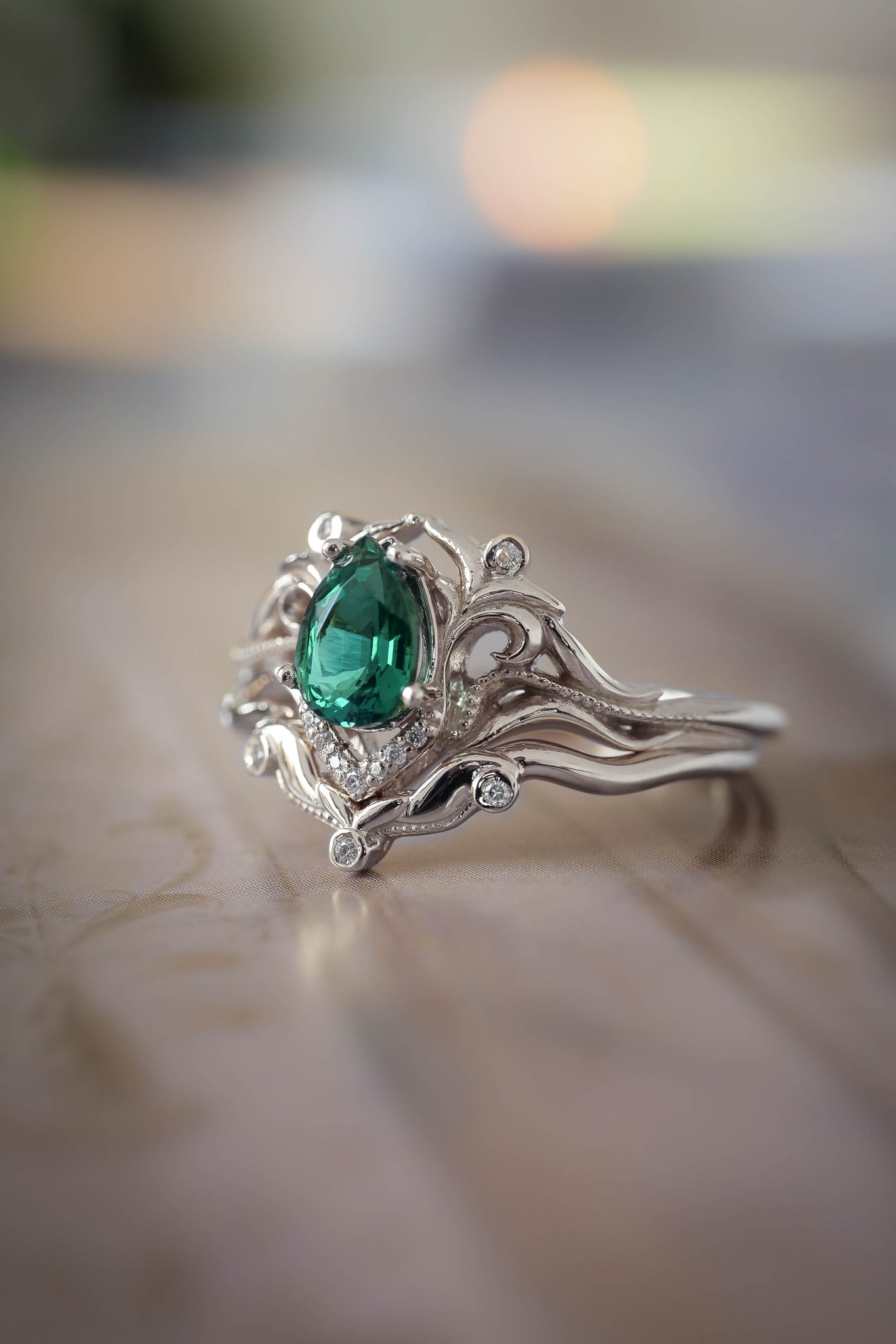 Art nouveau bridal ring set with lab emerald / Lida - Eden Garden Jewelry™