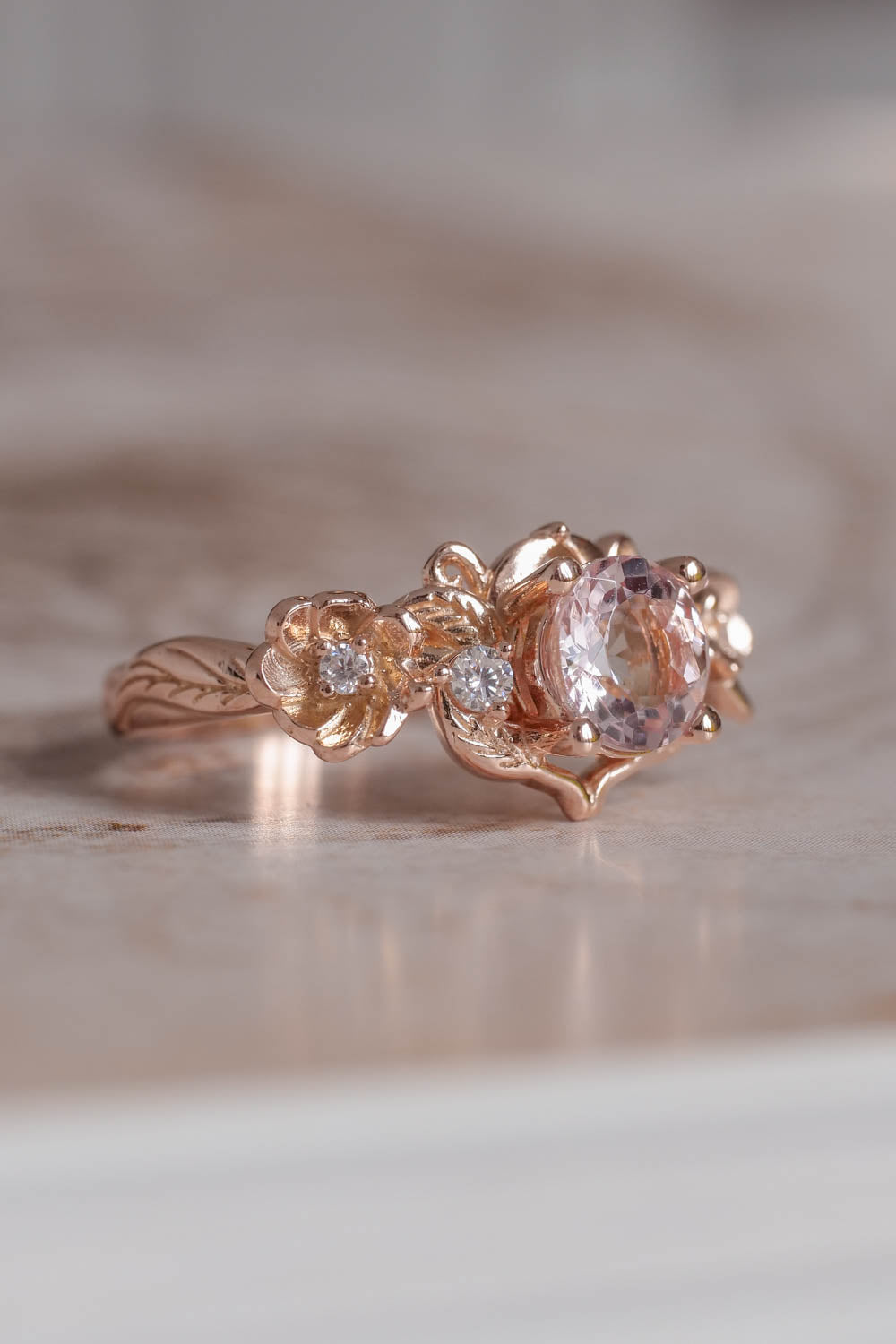 Engagement ring with pink morganite in rose gold, Central gemstones: 6 mm round natural morganite, VS, 0.8 ct.