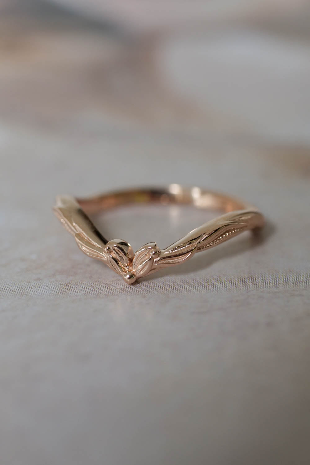 curved weedin band rose gold for Adonis
