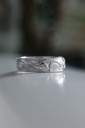 white gold 14k  men´s wedding ring, nature inspired wedding jewelry, handcrafted in Europe 