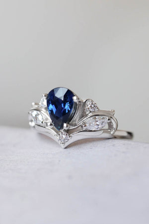 Dark blue sapphire ring / Swanlake - Eden Garden Jewelry™