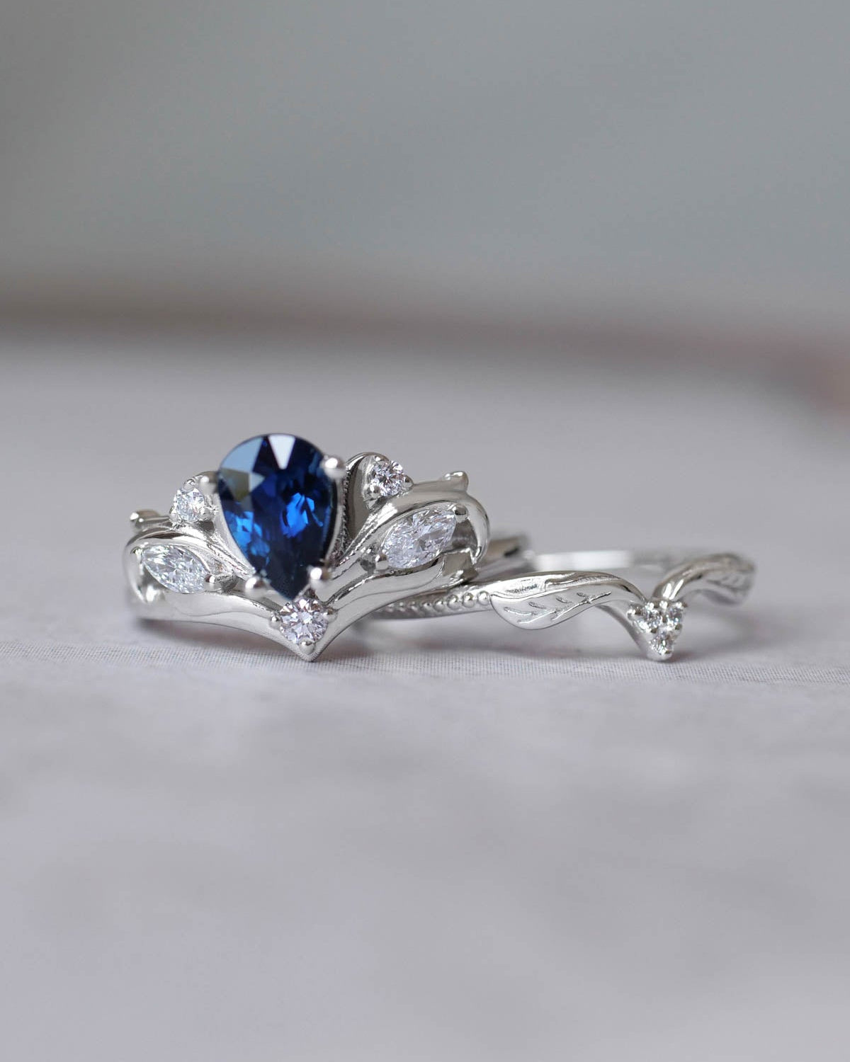 Blue sapphire leaf engagement rings, bridal ring set / Swanlake - Eden Garden Jewelry™