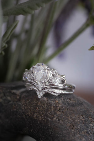 Unique bridal ring set with pear shaped moissanite / Swanlake - Eden Garden Jewelry™