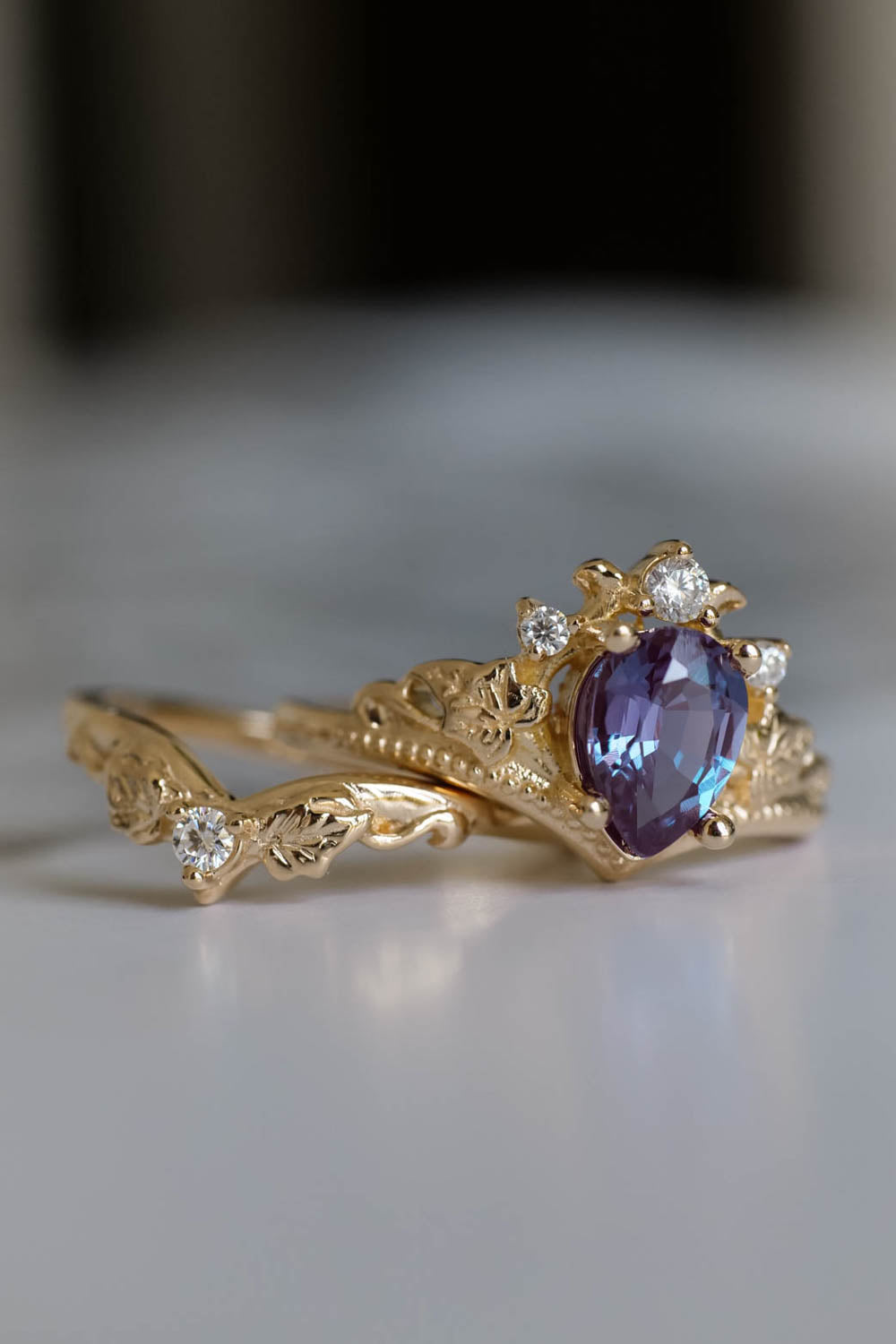 Elvish engagement ring set with peridot, fantasy gold flower rings /  Fiorella