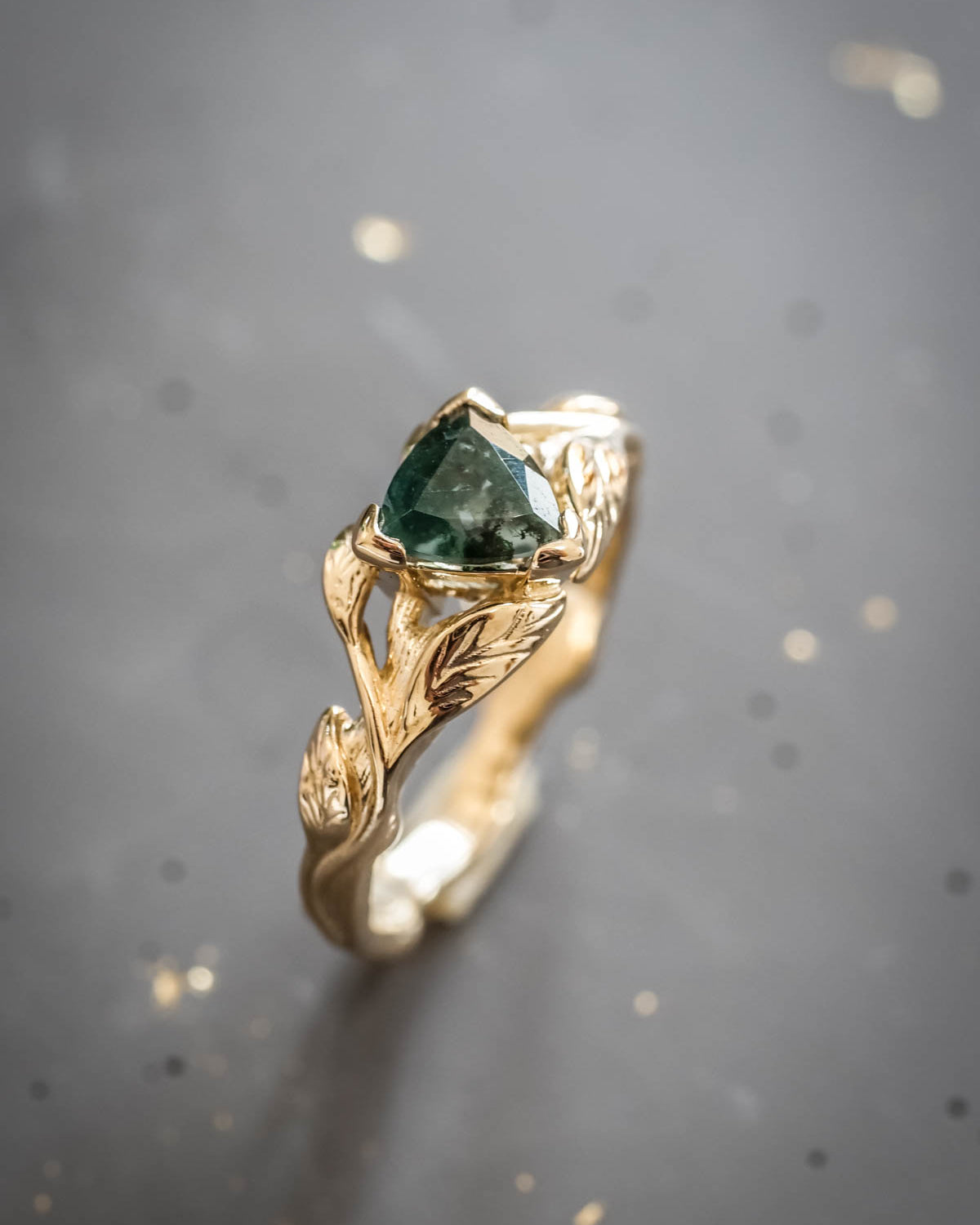 READY TO SHIP: Clematis in 14K yellow gold, trillion moss agate 6 mm, RING SIZE 7 US - Eden Garden Jewelry™