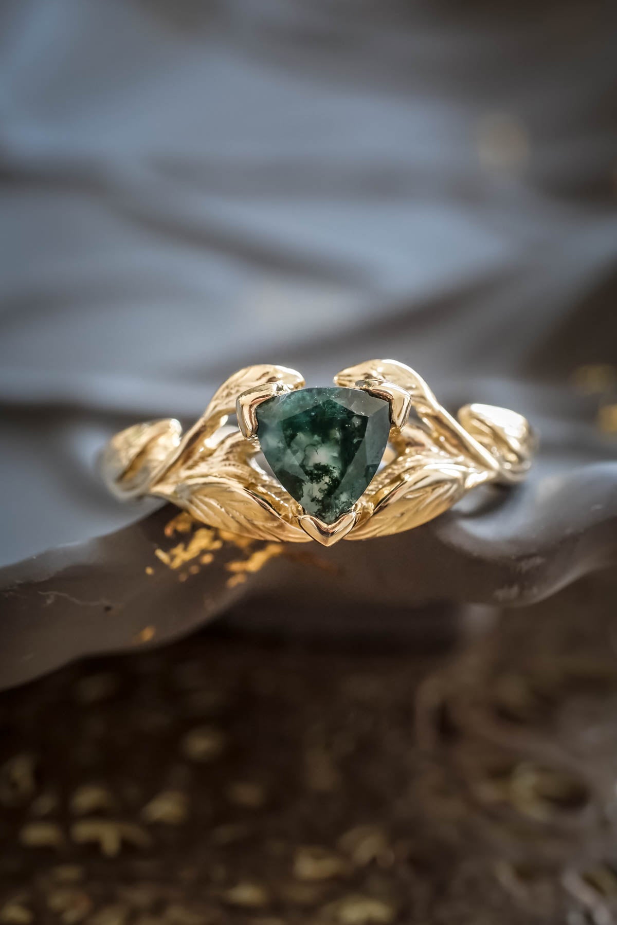 READY TO SHIP: Clematis in 14K yellow gold, trillion moss agate 6 mm, RING SIZE 7 US - Eden Garden Jewelry™