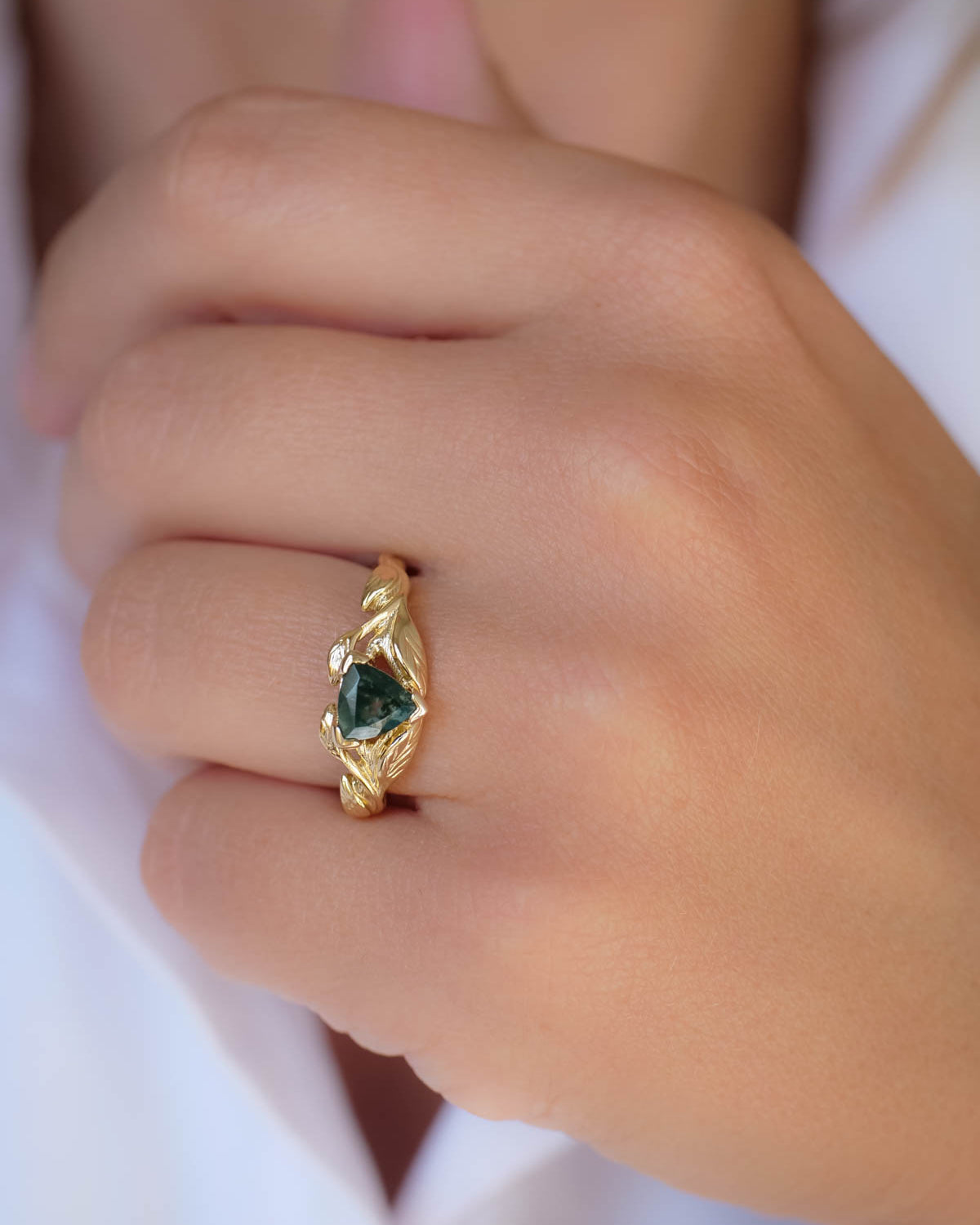 READY TO SHIP: Clematis in 14K yellow gold, trillion moss agate 6 mm, RING SIZE 7 US - Eden Garden Jewelry™