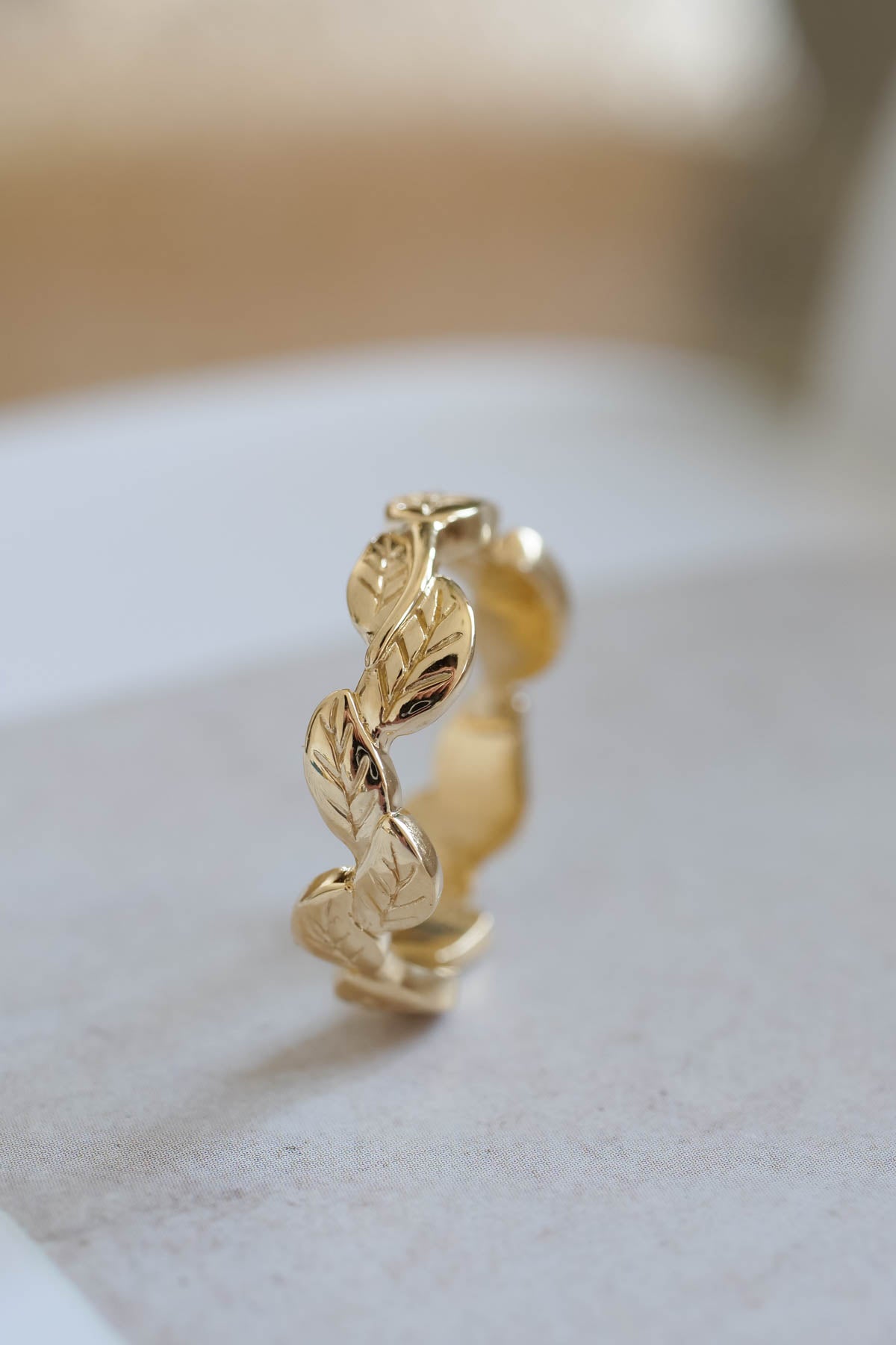 Textured leaves wedding band, unisex nature inspired ring - Eden Garden Jewelry™