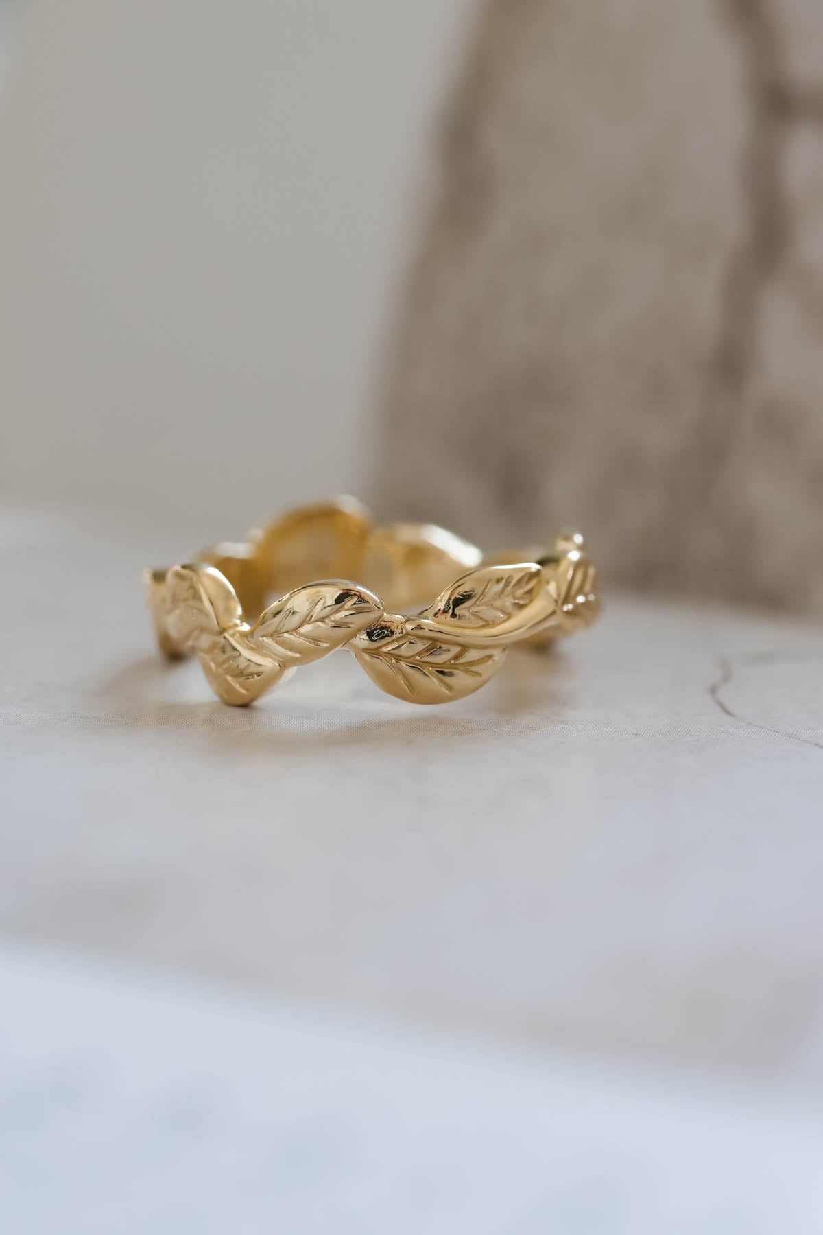 Textured leaves wedding band, unisex nature inspired ring - Eden Garden Jewelry™