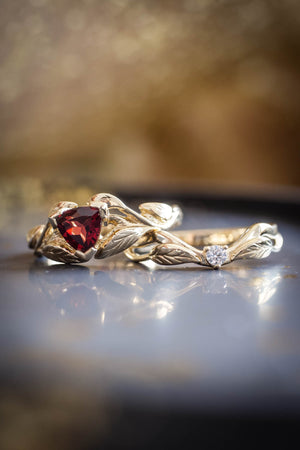 Nature themed engagement ring set with garnet and diamond / Clematis - Eden Garden Jewelry™