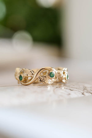 Emerald oak leaves wedding band, nature themed wedding ring - Eden Garden Jewelry™